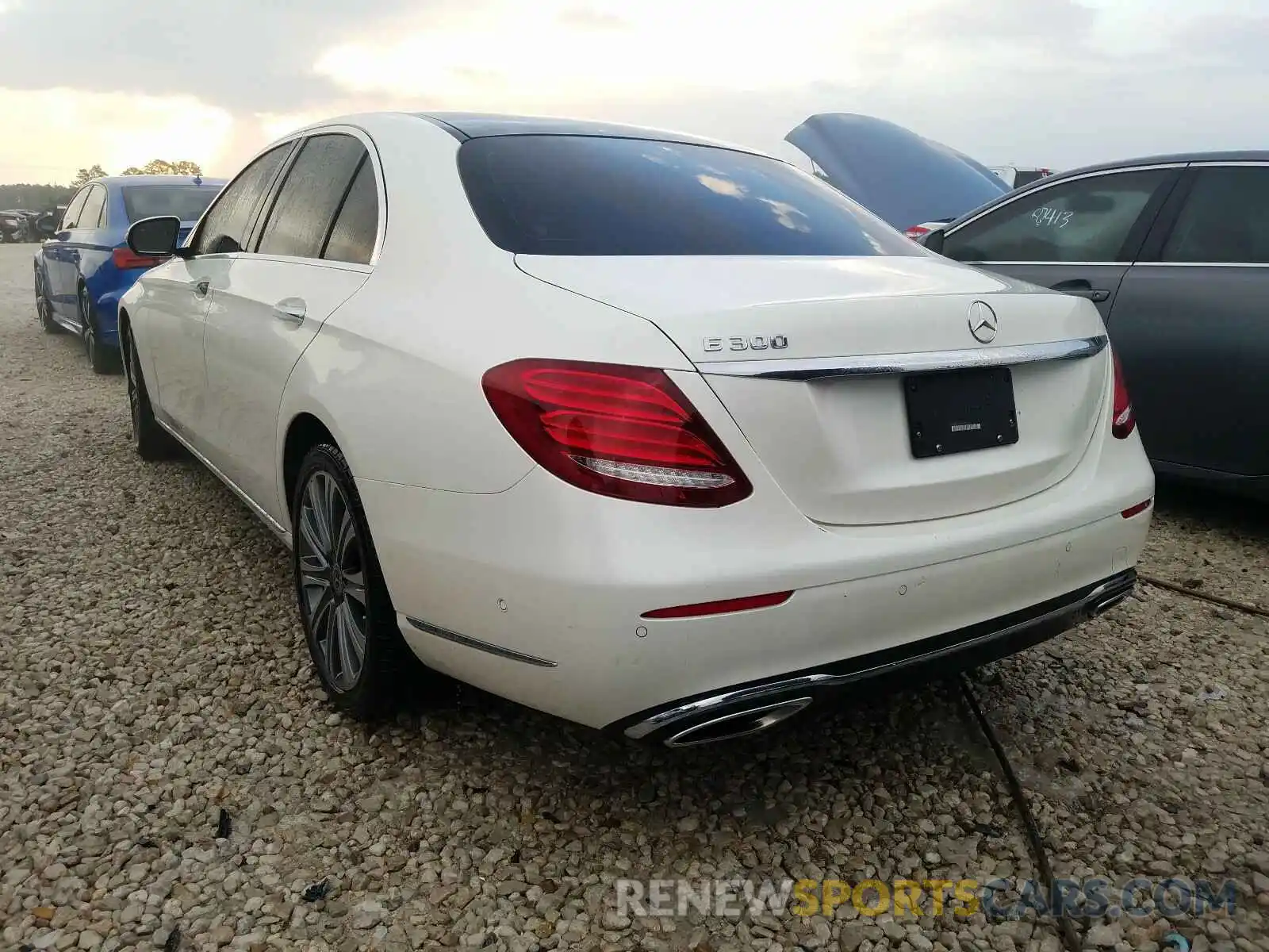 3 Photograph of a damaged car WDDZF4JB5KA529413 MERCEDES-BENZ E CLASS 2019