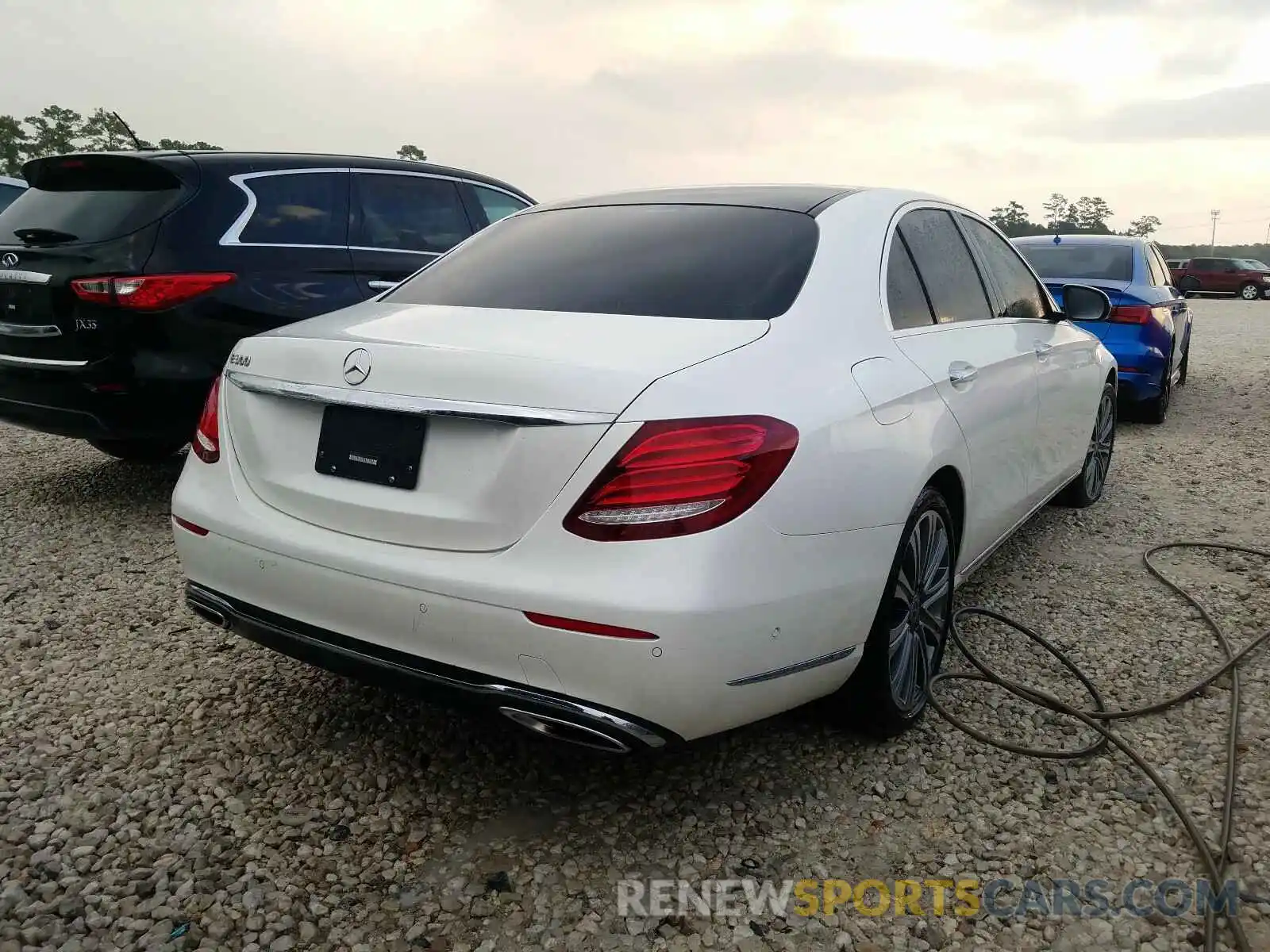 4 Photograph of a damaged car WDDZF4JB5KA529413 MERCEDES-BENZ E CLASS 2019