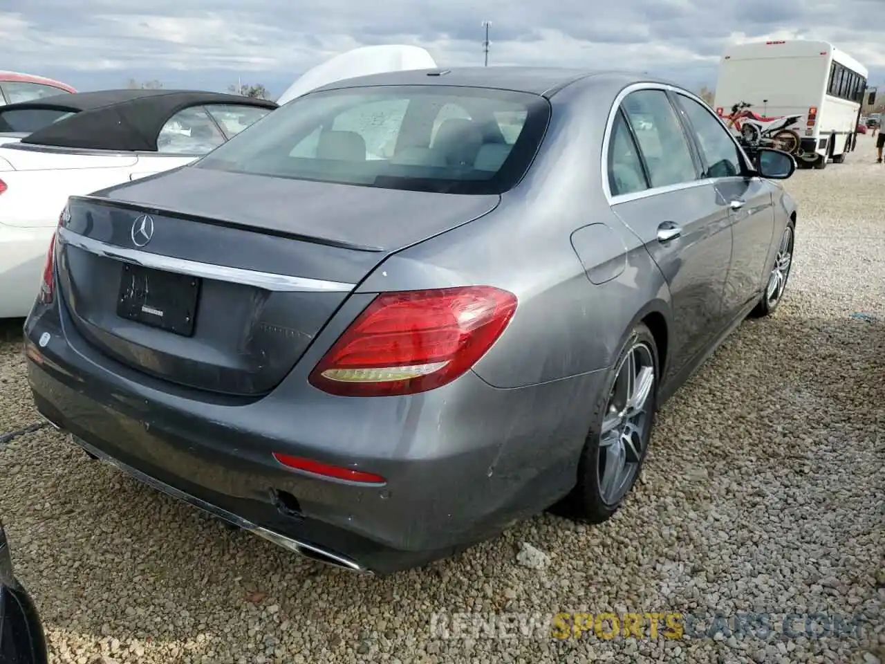 4 Photograph of a damaged car WDDZF4JB5KA543800 MERCEDES-BENZ E-CLASS 2019