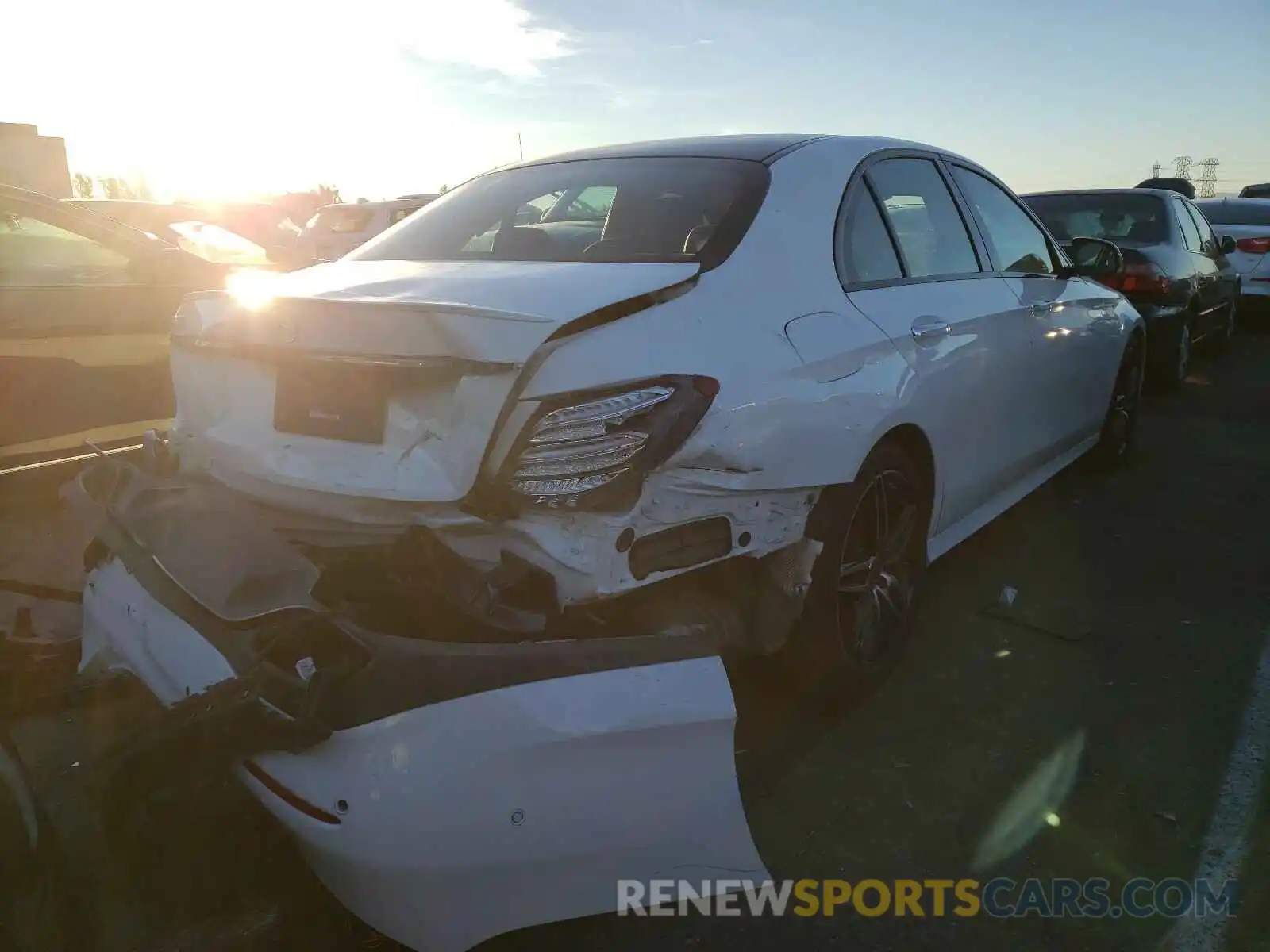 4 Photograph of a damaged car WDDZF4JB5KA552836 MERCEDES-BENZ E CLASS 2019