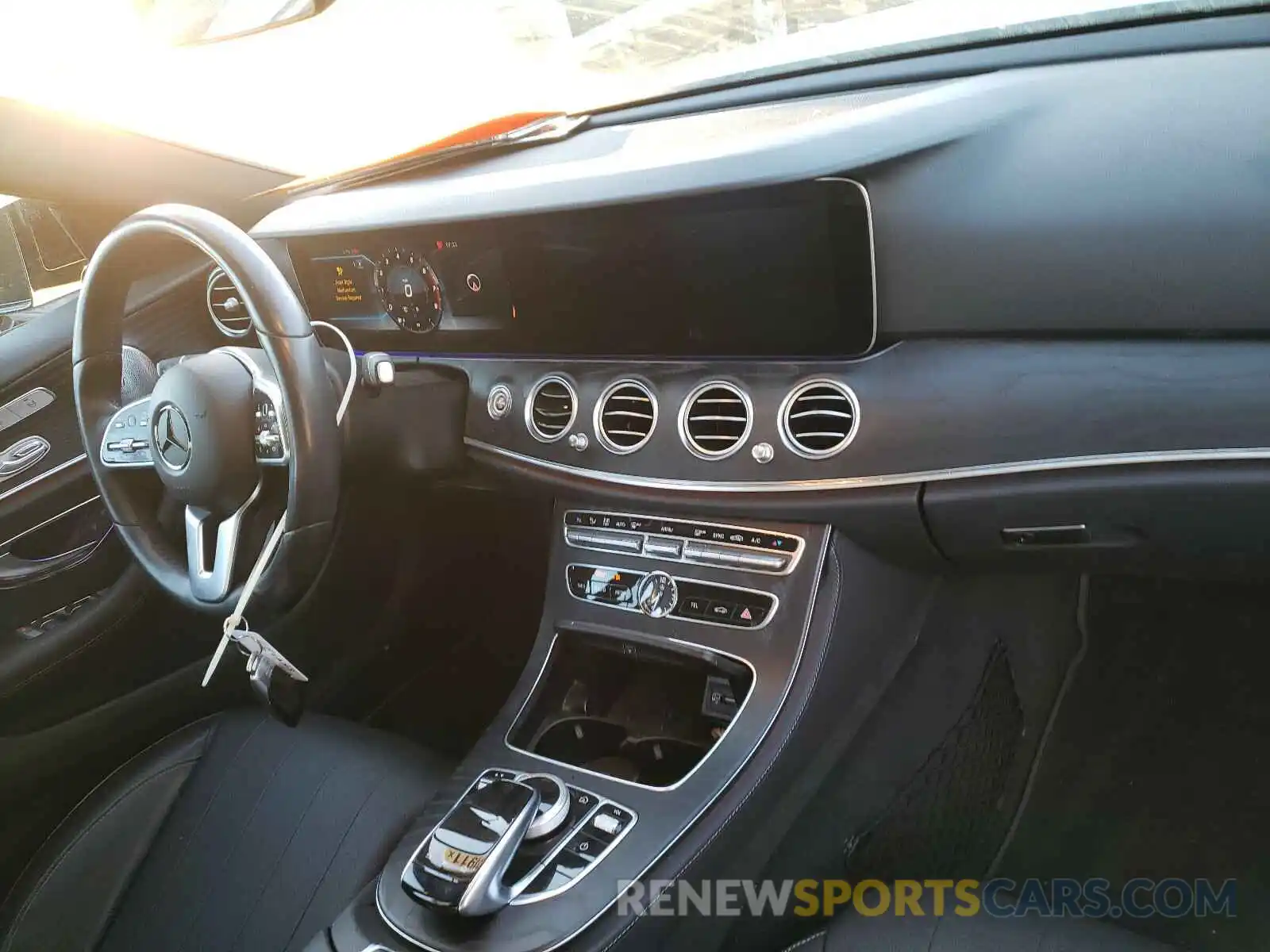 9 Photograph of a damaged car WDDZF4JB5KA552836 MERCEDES-BENZ E CLASS 2019