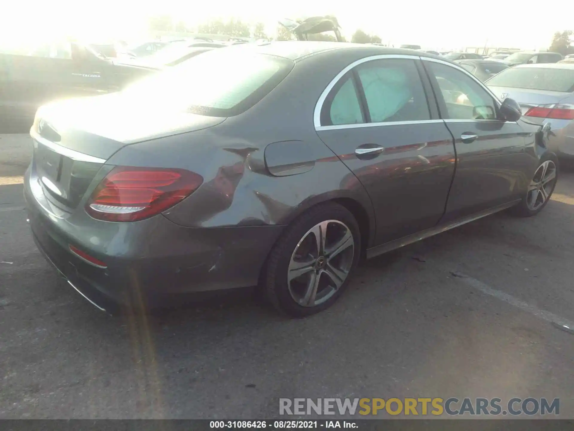 4 Photograph of a damaged car WDDZF4JB5KA573041 MERCEDES-BENZ E-CLASS 2019