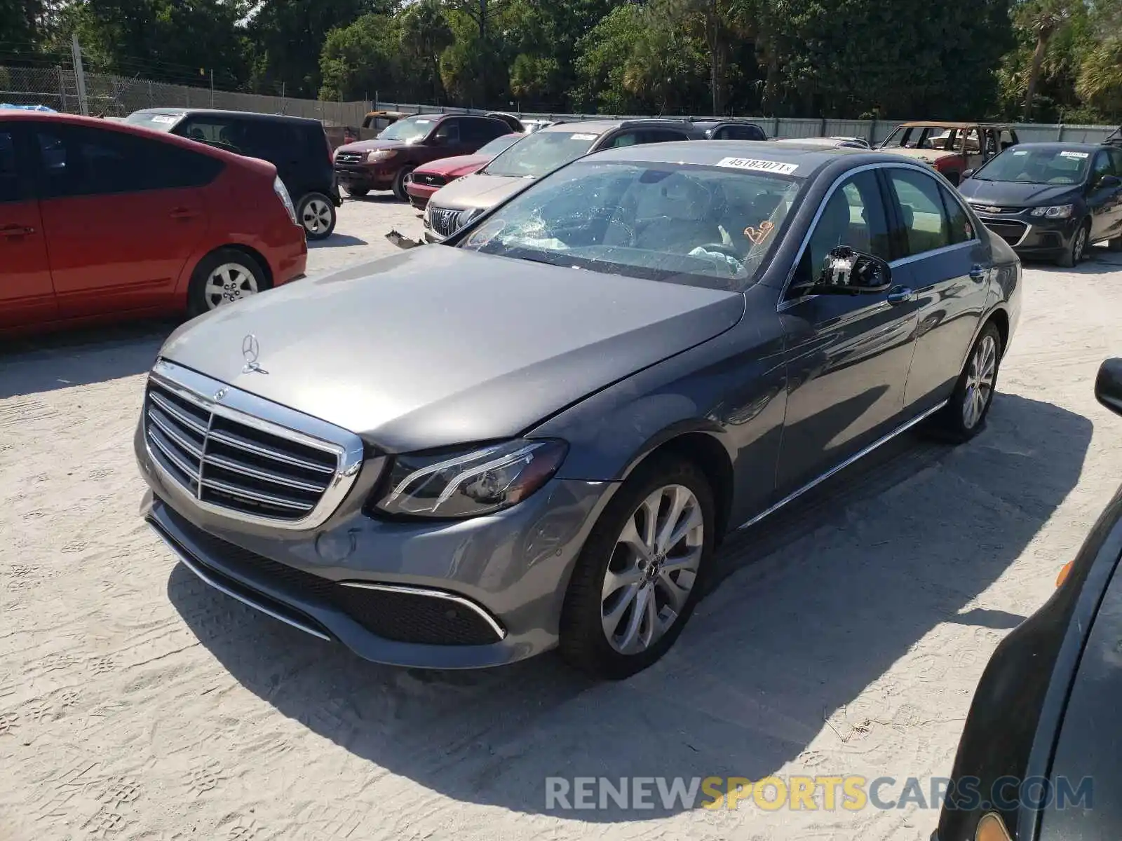 2 Photograph of a damaged car WDDZF4JB5KA575811 MERCEDES-BENZ E CLASS 2019