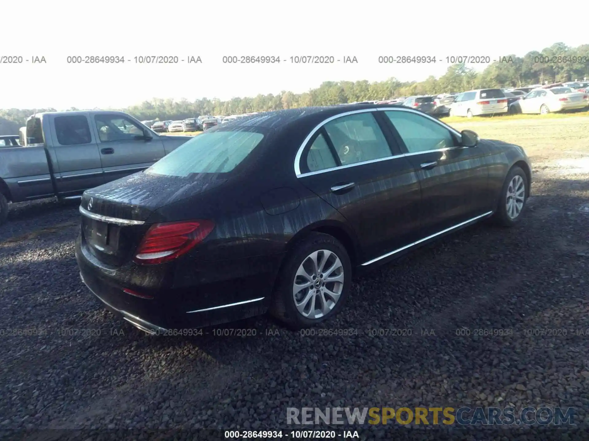 4 Photograph of a damaged car WDDZF4JB5KA588865 MERCEDES-BENZ E-CLASS 2019