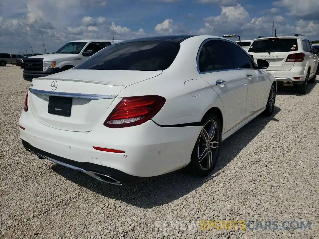 4 Photograph of a damaged car WDDZF4JB5KA604921 MERCEDES-BENZ E-CLASS 2019