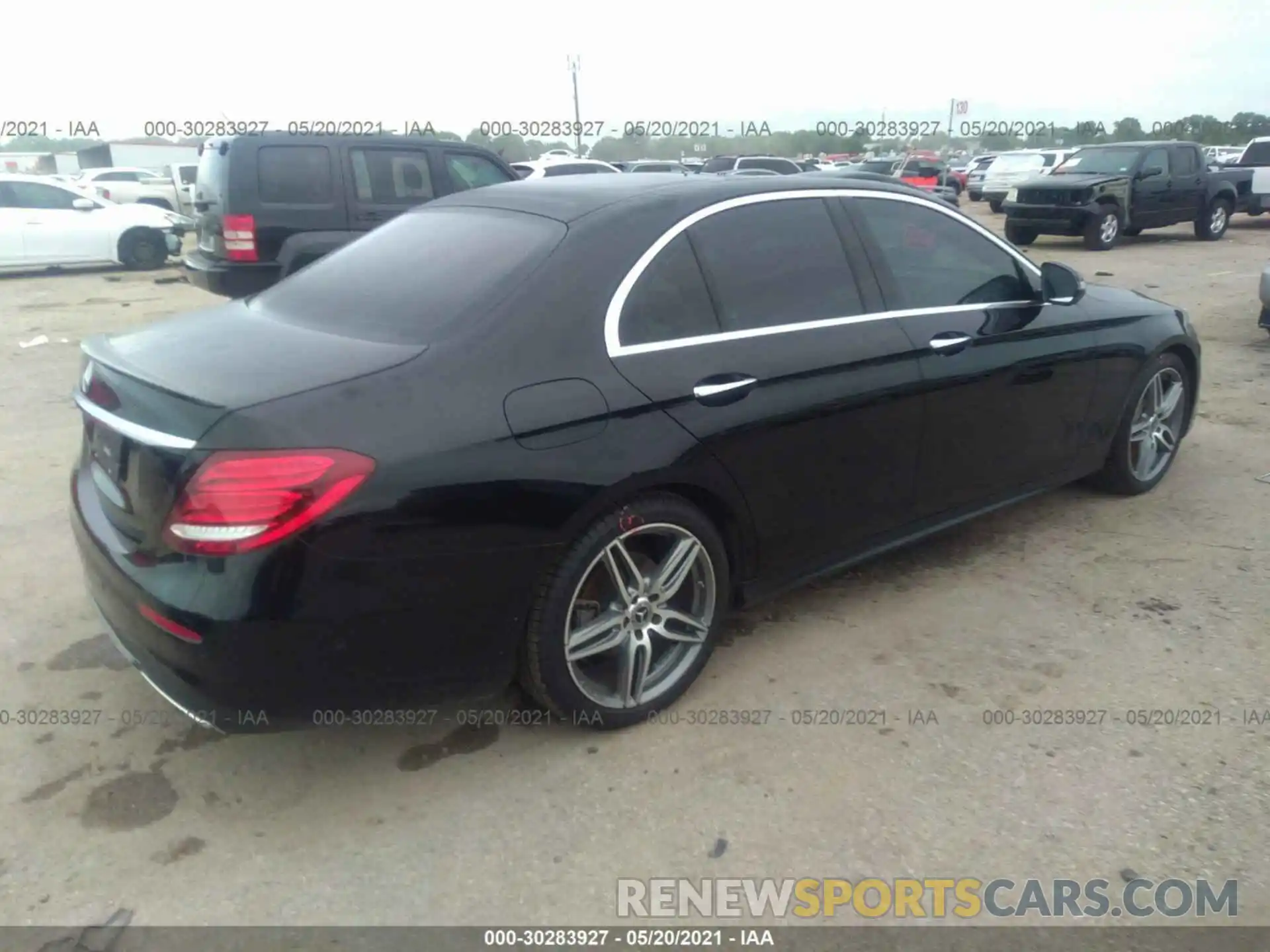 4 Photograph of a damaged car WDDZF4JB5KA605633 MERCEDES-BENZ E-CLASS 2019