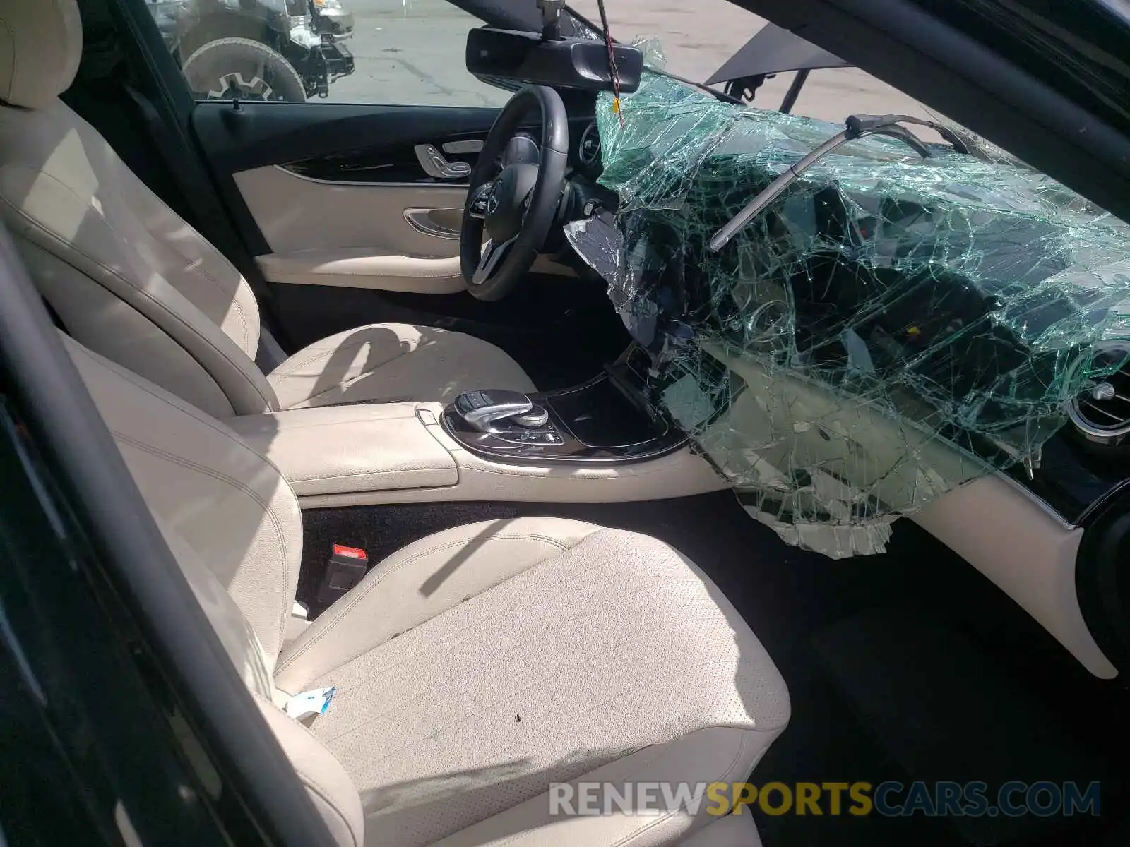 5 Photograph of a damaged car WDDZF4JB5KA605728 MERCEDES-BENZ E-CLASS 2019