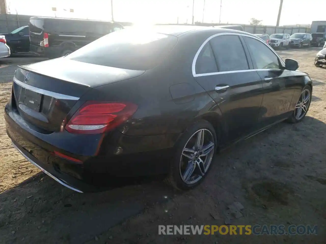 4 Photograph of a damaged car WDDZF4JB5KA625249 MERCEDES-BENZ E-CLASS 2019