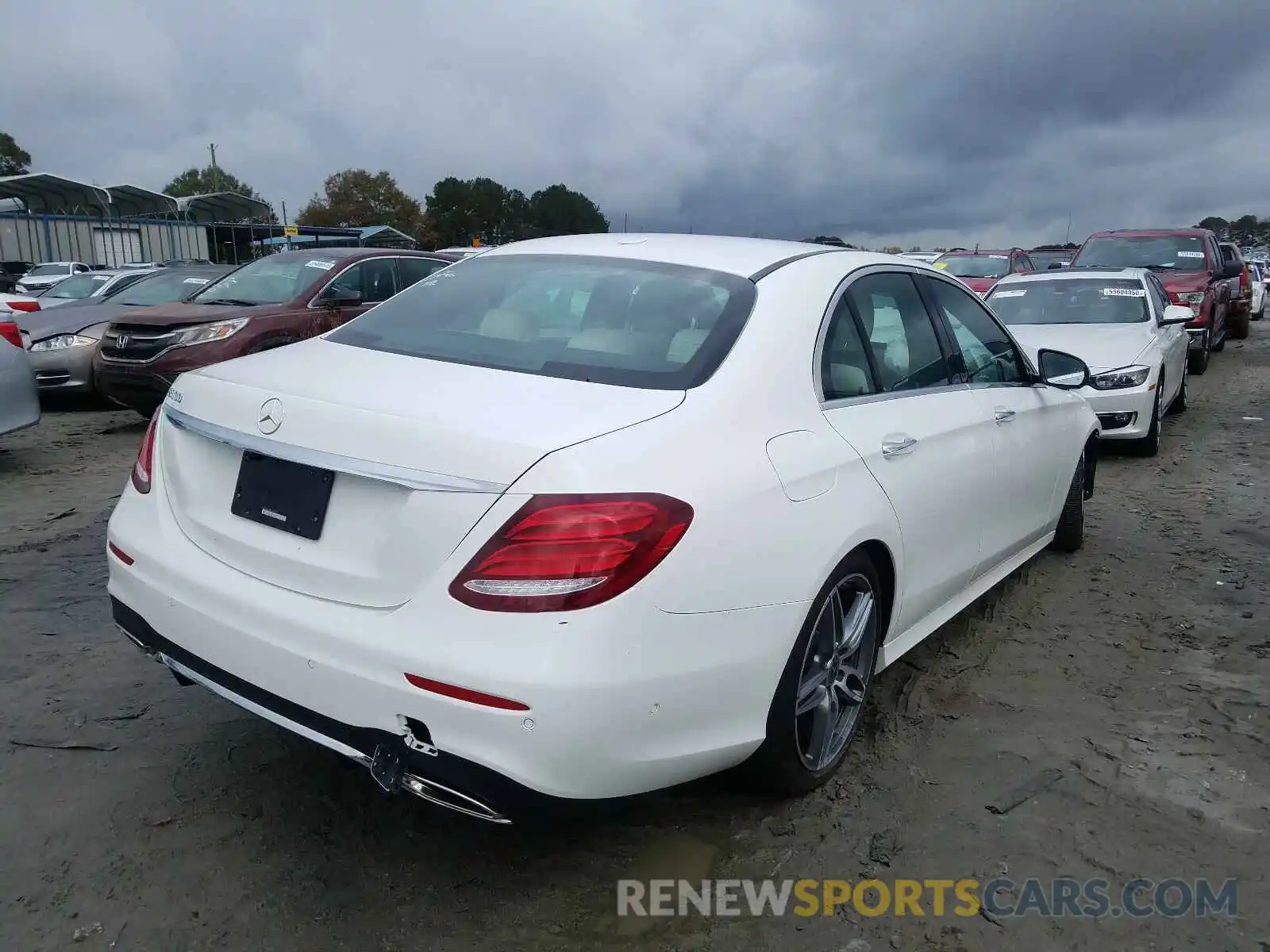 4 Photograph of a damaged car WDDZF4JB5KA680672 MERCEDES-BENZ E CLASS 2019