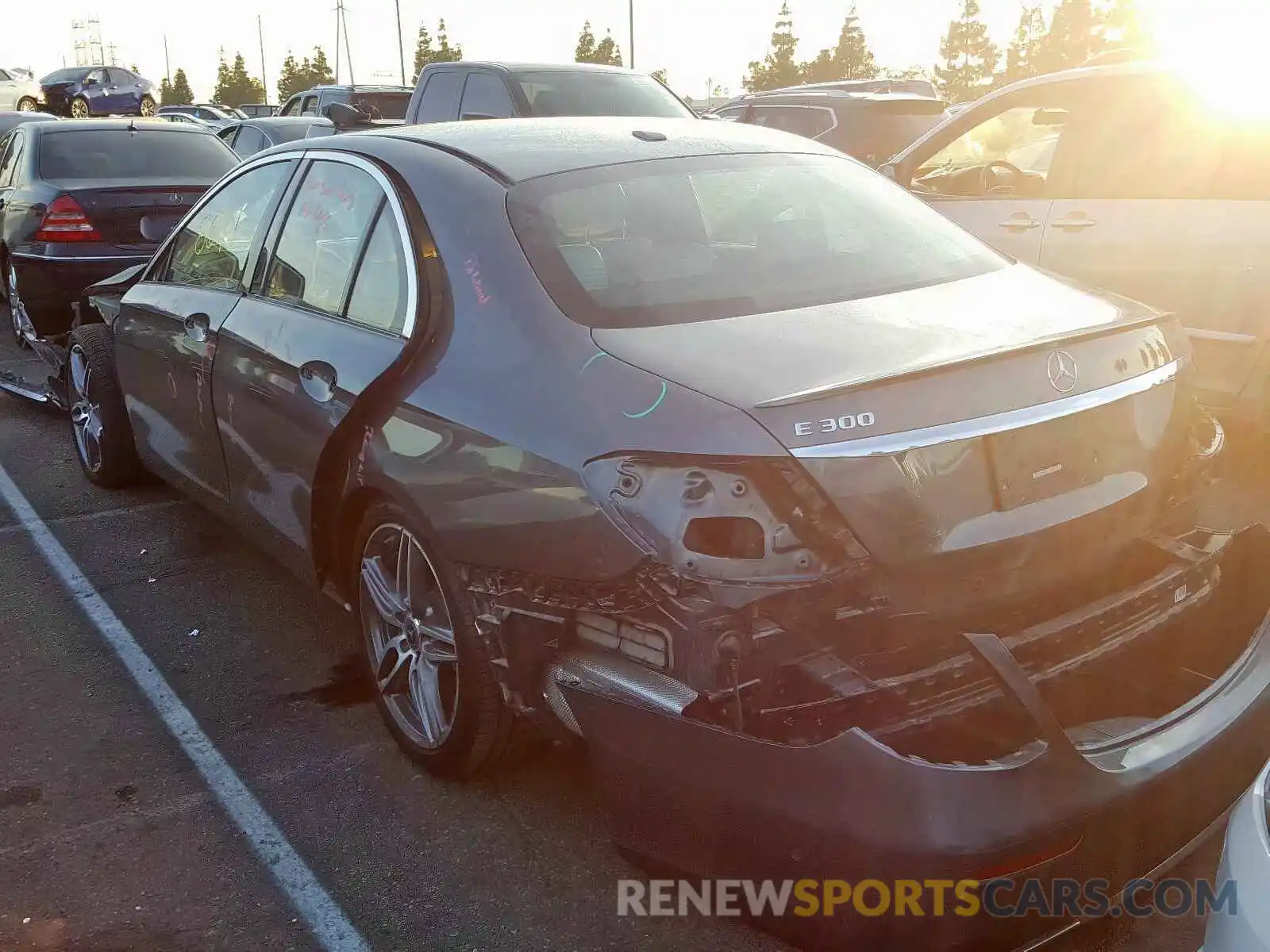 3 Photograph of a damaged car WDDZF4JB6KA506075 MERCEDES-BENZ E CLASS 2019