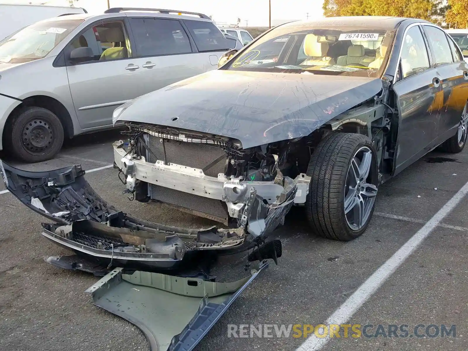 9 Photograph of a damaged car WDDZF4JB6KA506075 MERCEDES-BENZ E CLASS 2019