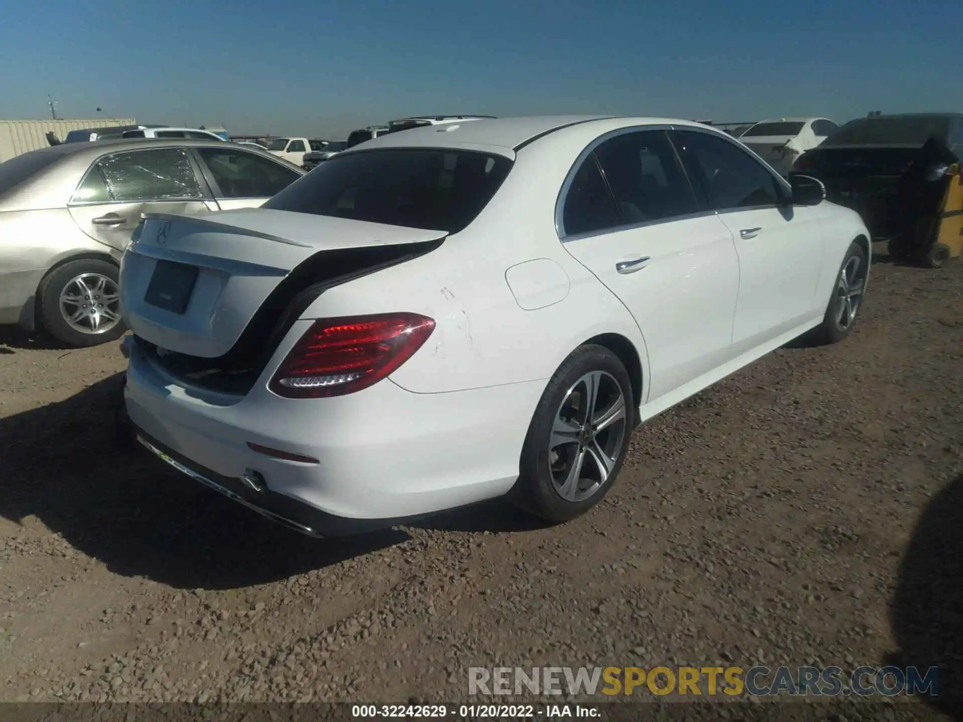 4 Photograph of a damaged car WDDZF4JB6KA551243 MERCEDES-BENZ E-CLASS 2019