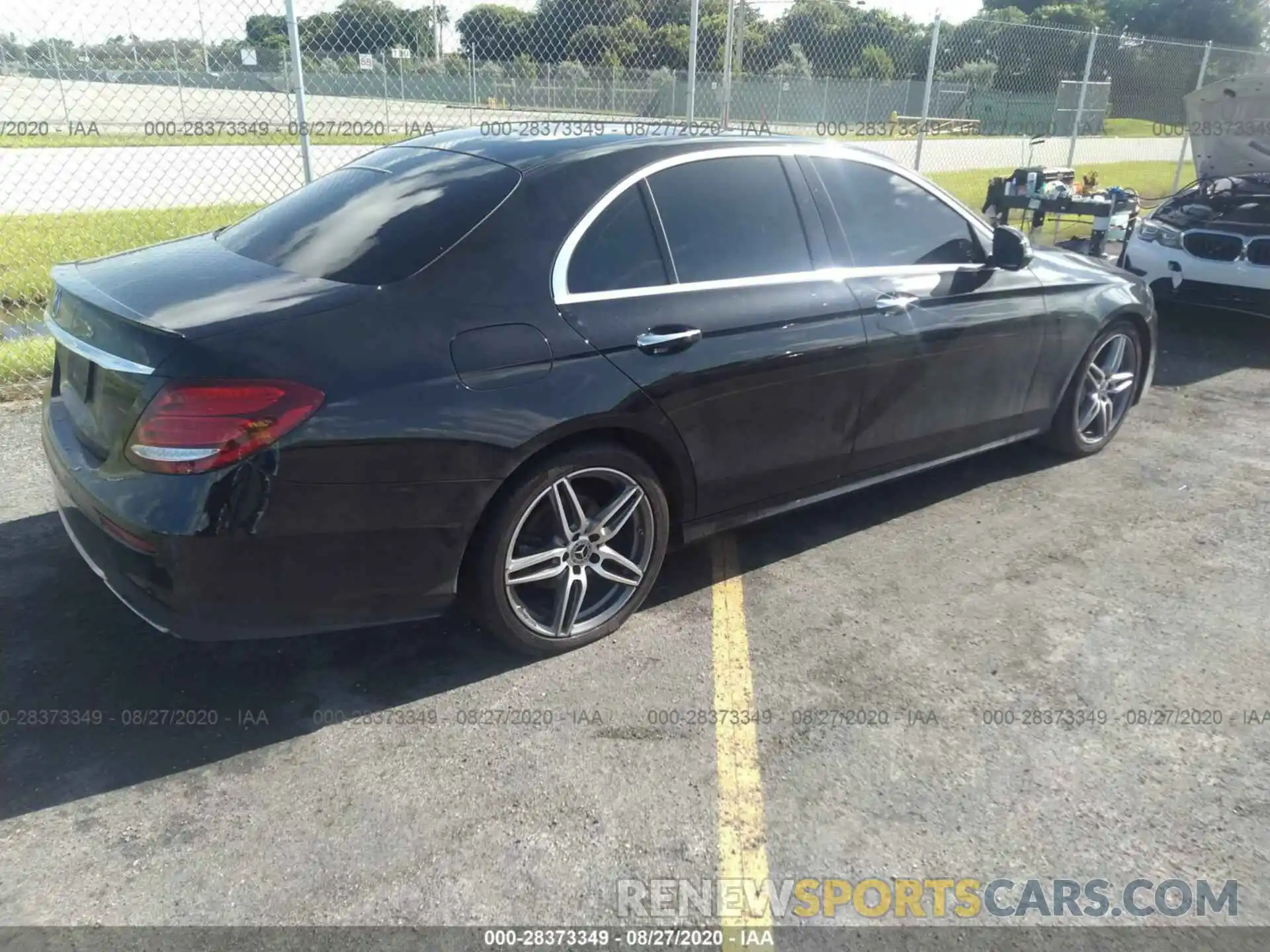 4 Photograph of a damaged car WDDZF4JB6KA578961 MERCEDES-BENZ E-CLASS 2019