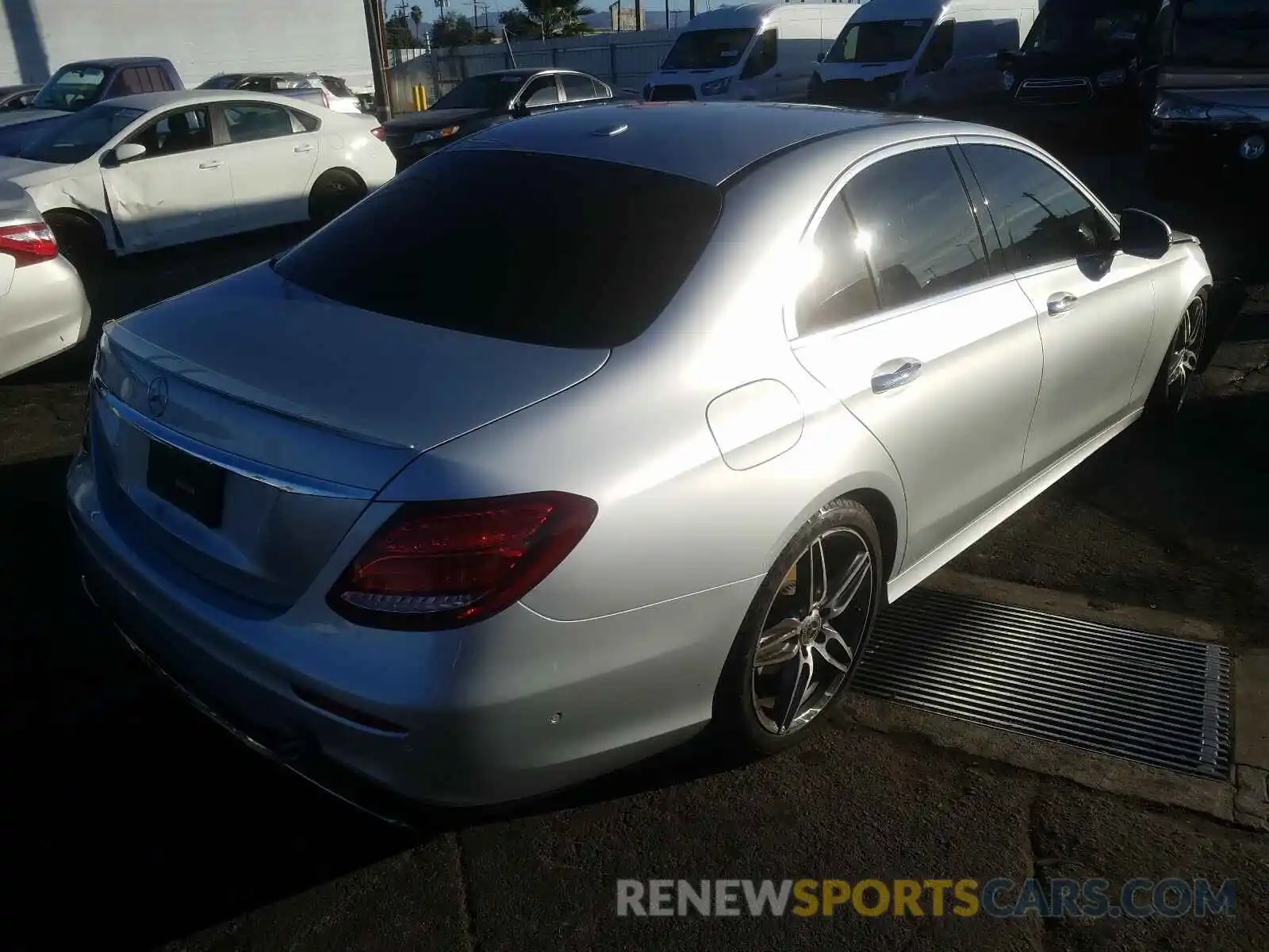 4 Photograph of a damaged car WDDZF4JB6KA589653 MERCEDES-BENZ E CLASS 2019