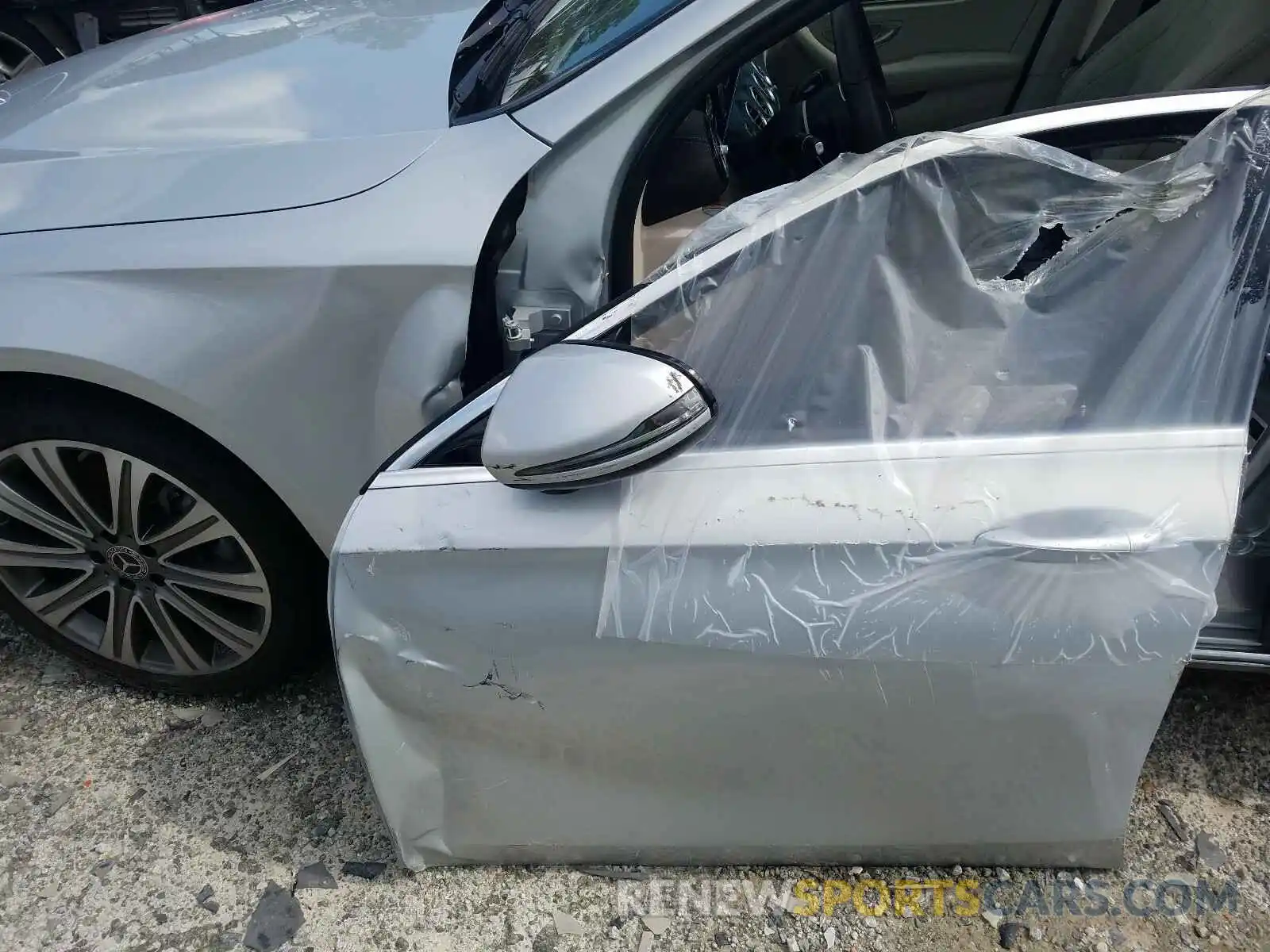 9 Photograph of a damaged car WDDZF4JB6KA592777 MERCEDES-BENZ E CLASS 2019