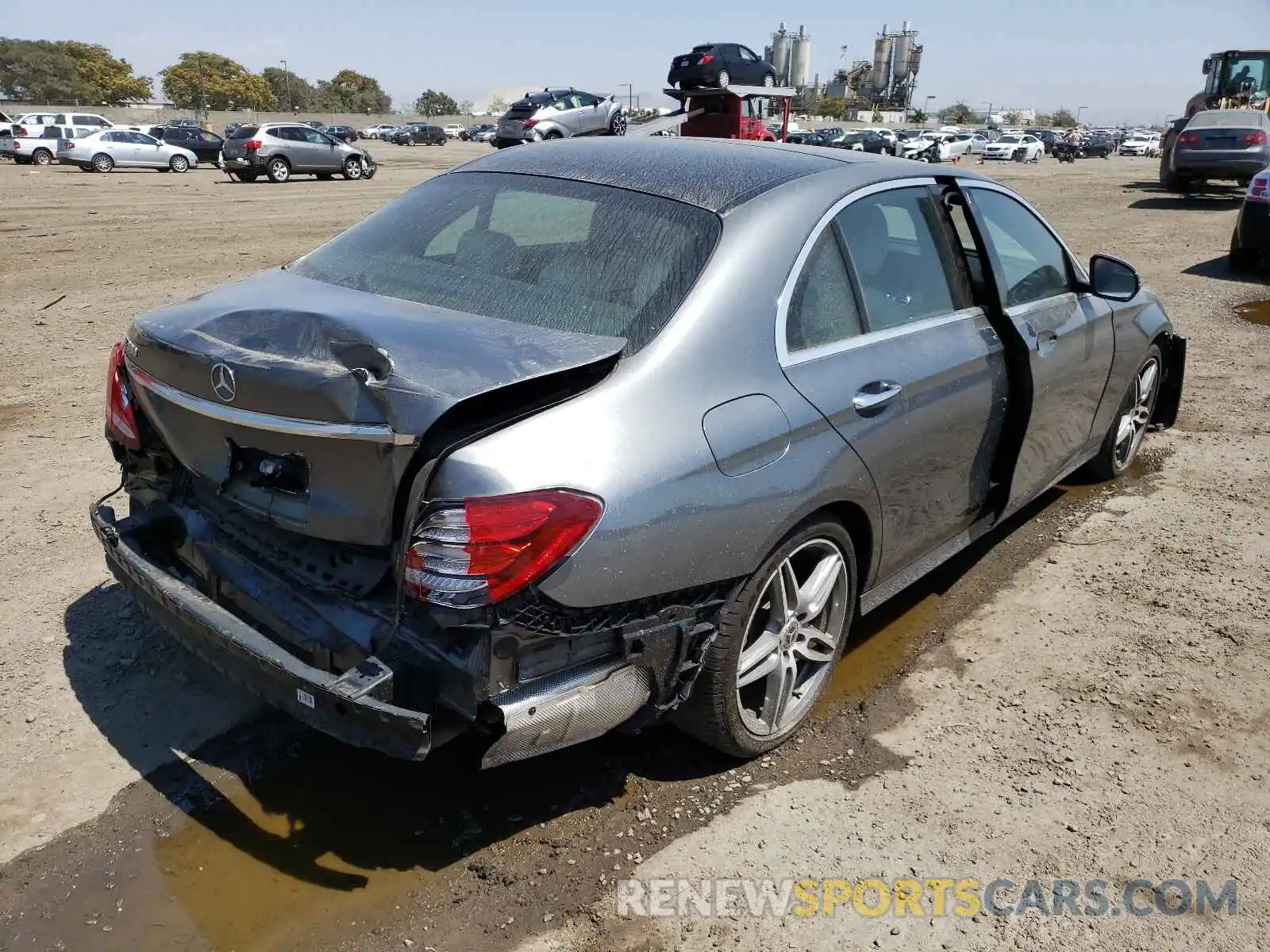 4 Photograph of a damaged car WDDZF4JB6KA618973 MERCEDES-BENZ E-CLASS 2019