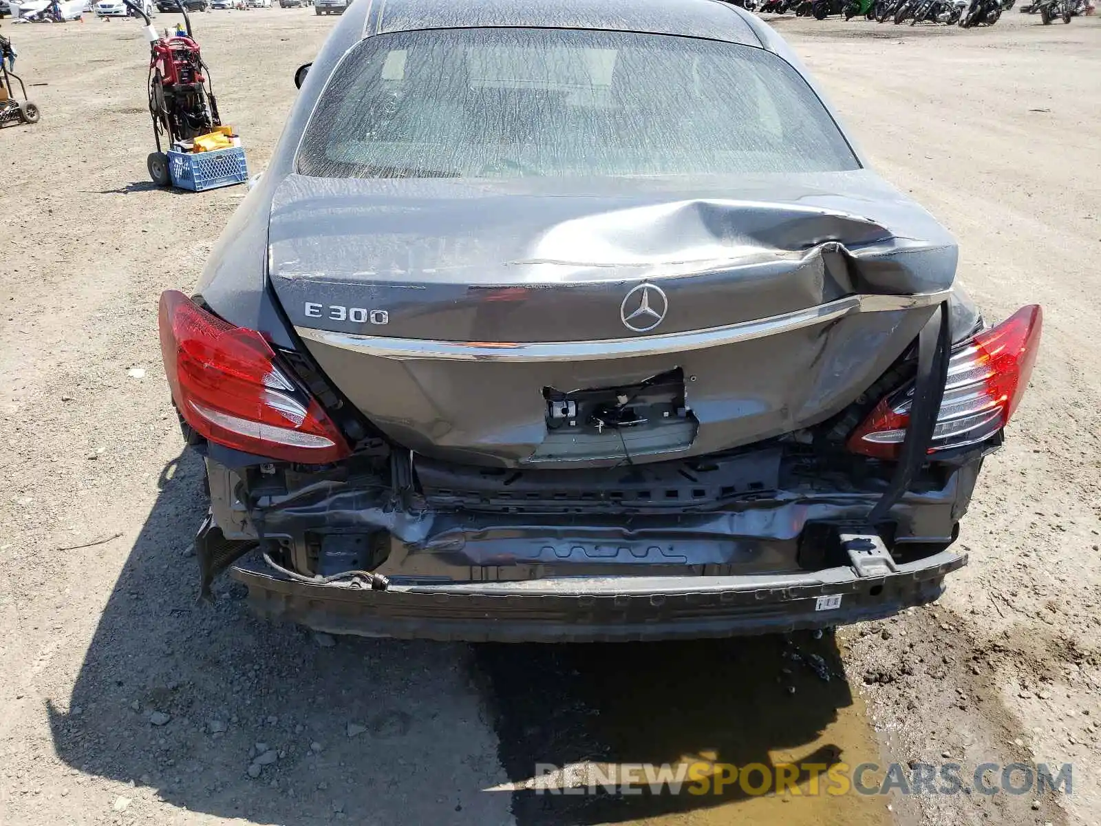 9 Photograph of a damaged car WDDZF4JB6KA618973 MERCEDES-BENZ E-CLASS 2019