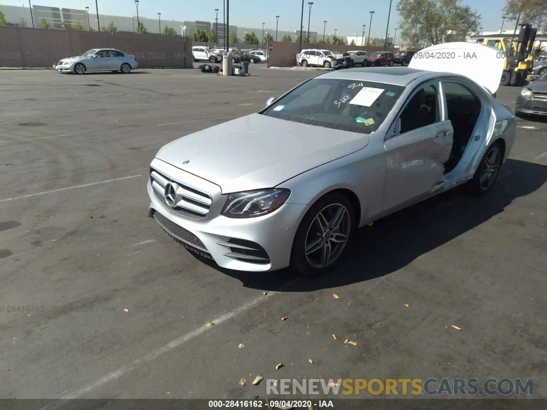 2 Photograph of a damaged car WDDZF4JB6KA623381 MERCEDES-BENZ E-CLASS 2019