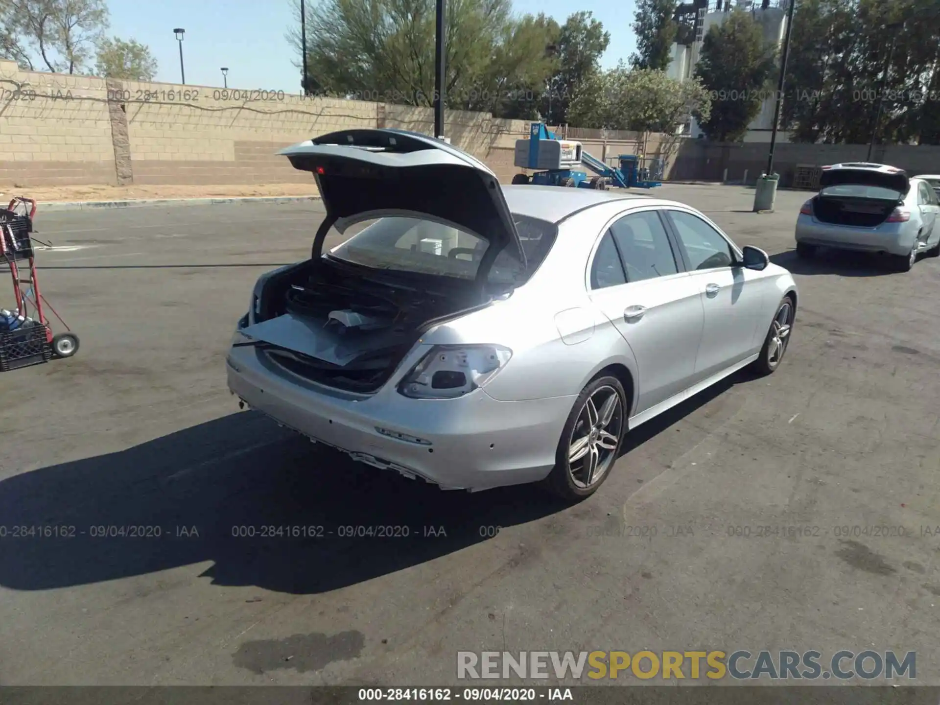 4 Photograph of a damaged car WDDZF4JB6KA623381 MERCEDES-BENZ E-CLASS 2019