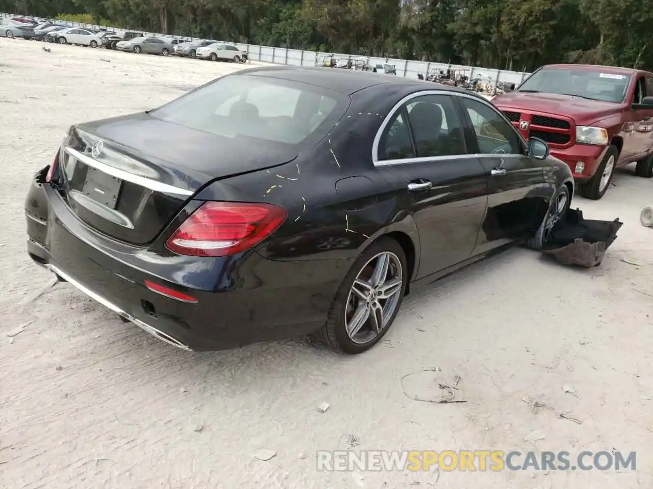 4 Photograph of a damaged car WDDZF4JB6KA625762 MERCEDES-BENZ E-CLASS 2019