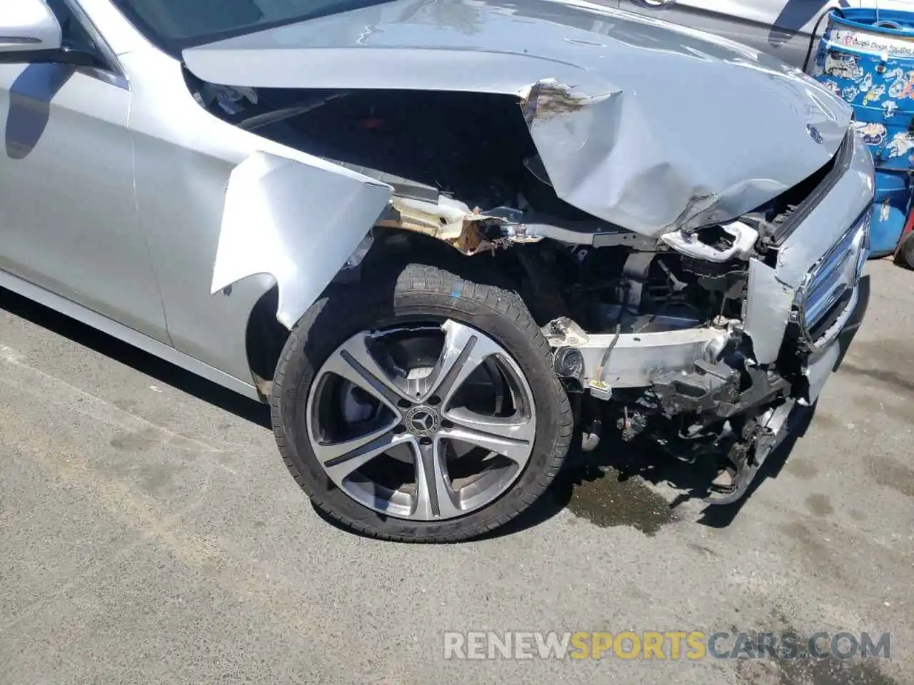 9 Photograph of a damaged car WDDZF4JB6KA630721 MERCEDES-BENZ E-CLASS 2019