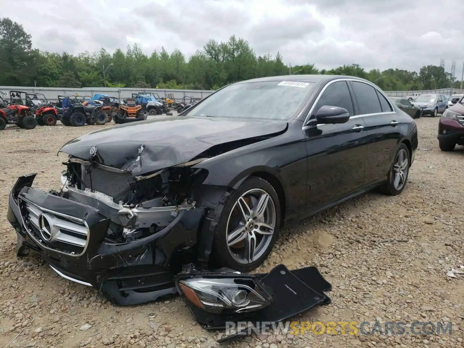 2 Фотография поврежденного автомобиля WDDZF4JB6KA675481 MERCEDES-BENZ E CLASS 2019