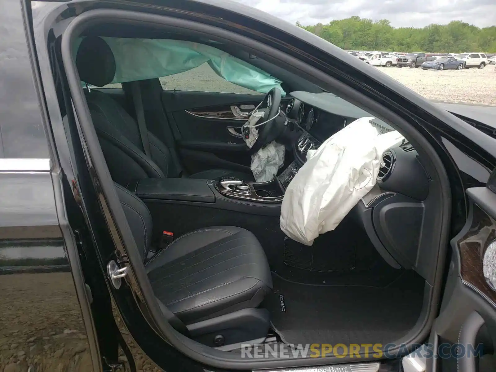 5 Photograph of a damaged car WDDZF4JB6KA675481 MERCEDES-BENZ E CLASS 2019