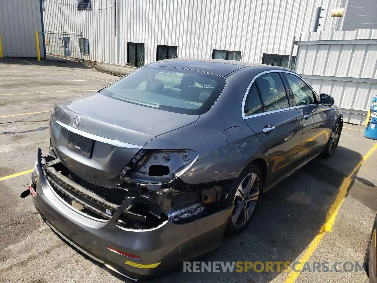 4 Photograph of a damaged car WDDZF4JB7KA524505 MERCEDES-BENZ E-CLASS 2019