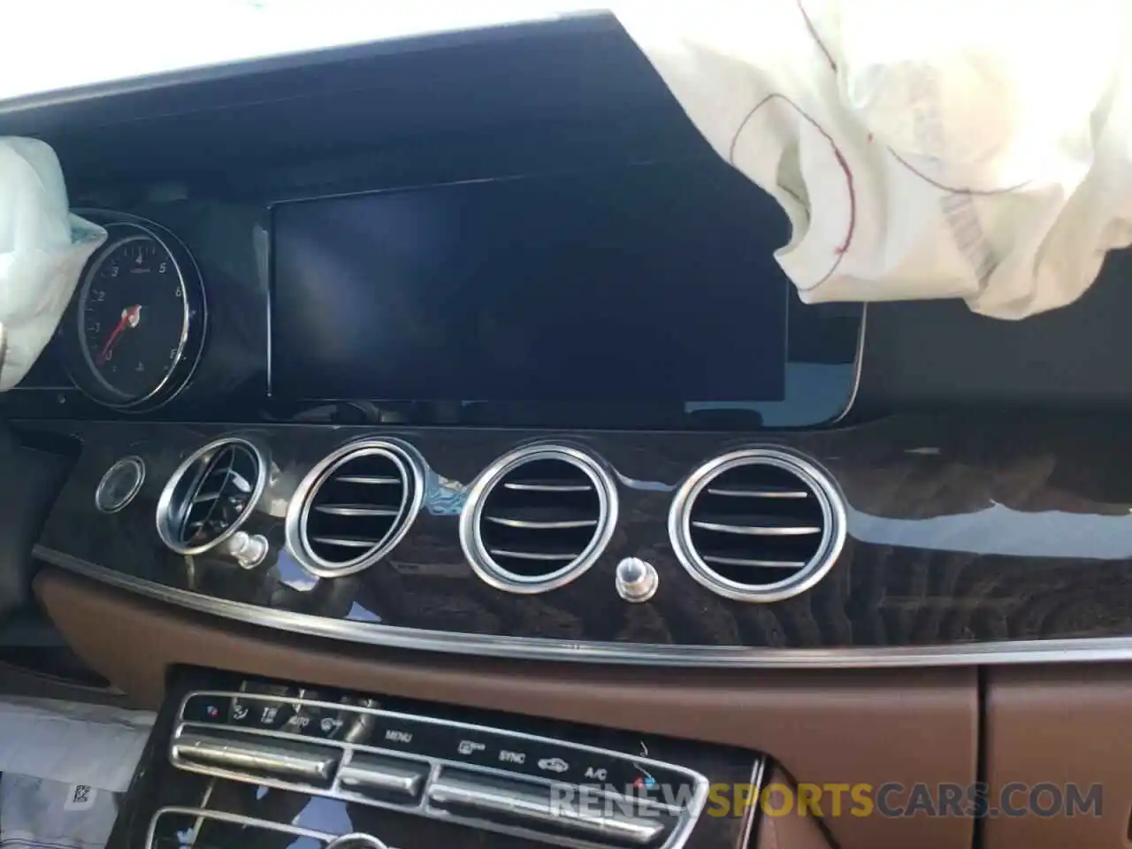 9 Photograph of a damaged car WDDZF4JB7KA548416 MERCEDES-BENZ E-CLASS 2019