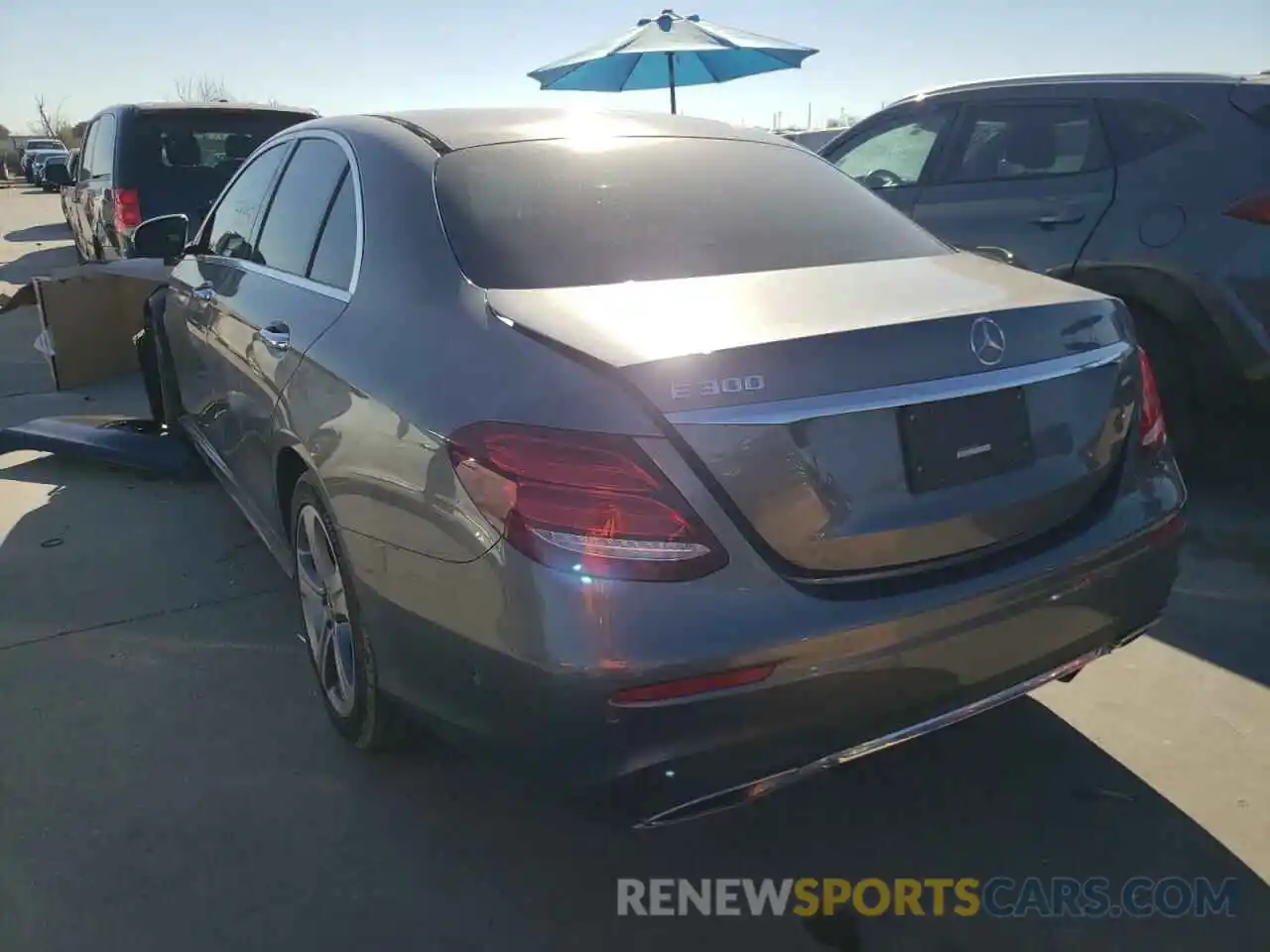 3 Photograph of a damaged car WDDZF4JB7KA570478 MERCEDES-BENZ E-CLASS 2019