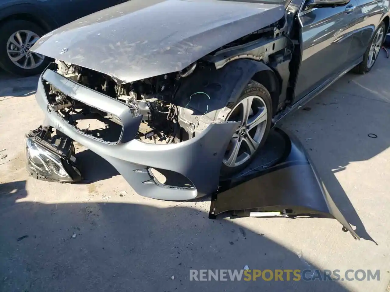 9 Photograph of a damaged car WDDZF4JB7KA570478 MERCEDES-BENZ E-CLASS 2019