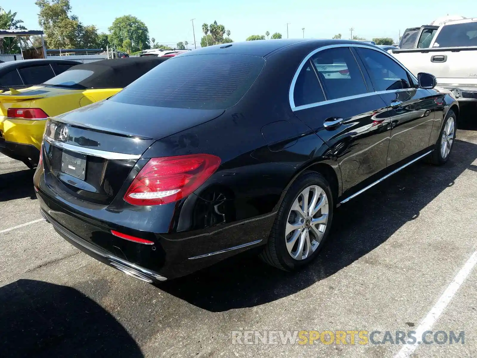 4 Photograph of a damaged car WDDZF4JB7KA571310 MERCEDES-BENZ E CLASS 2019