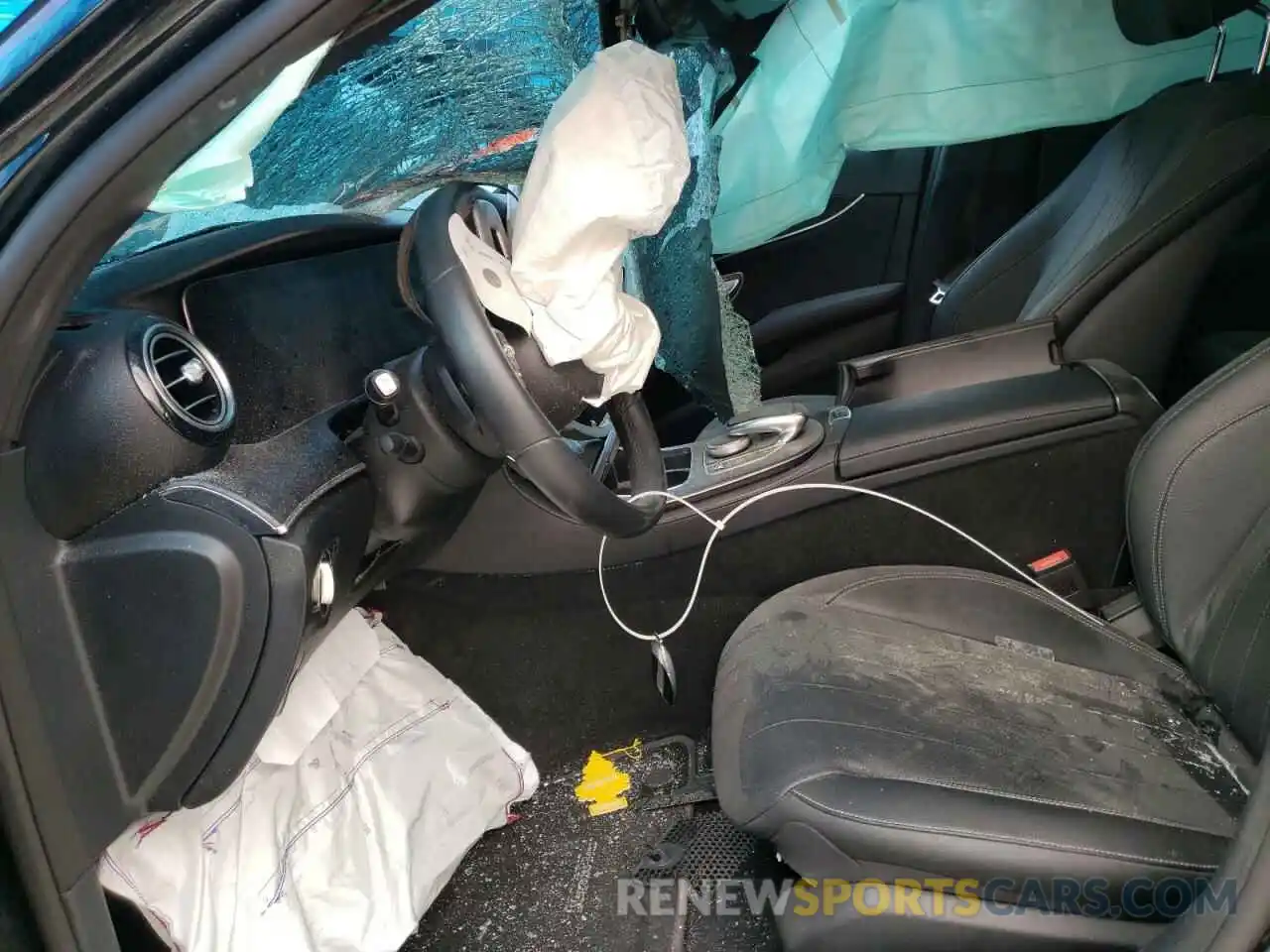 5 Photograph of a damaged car WDDZF4JB7KA580671 MERCEDES-BENZ E-CLASS 2019