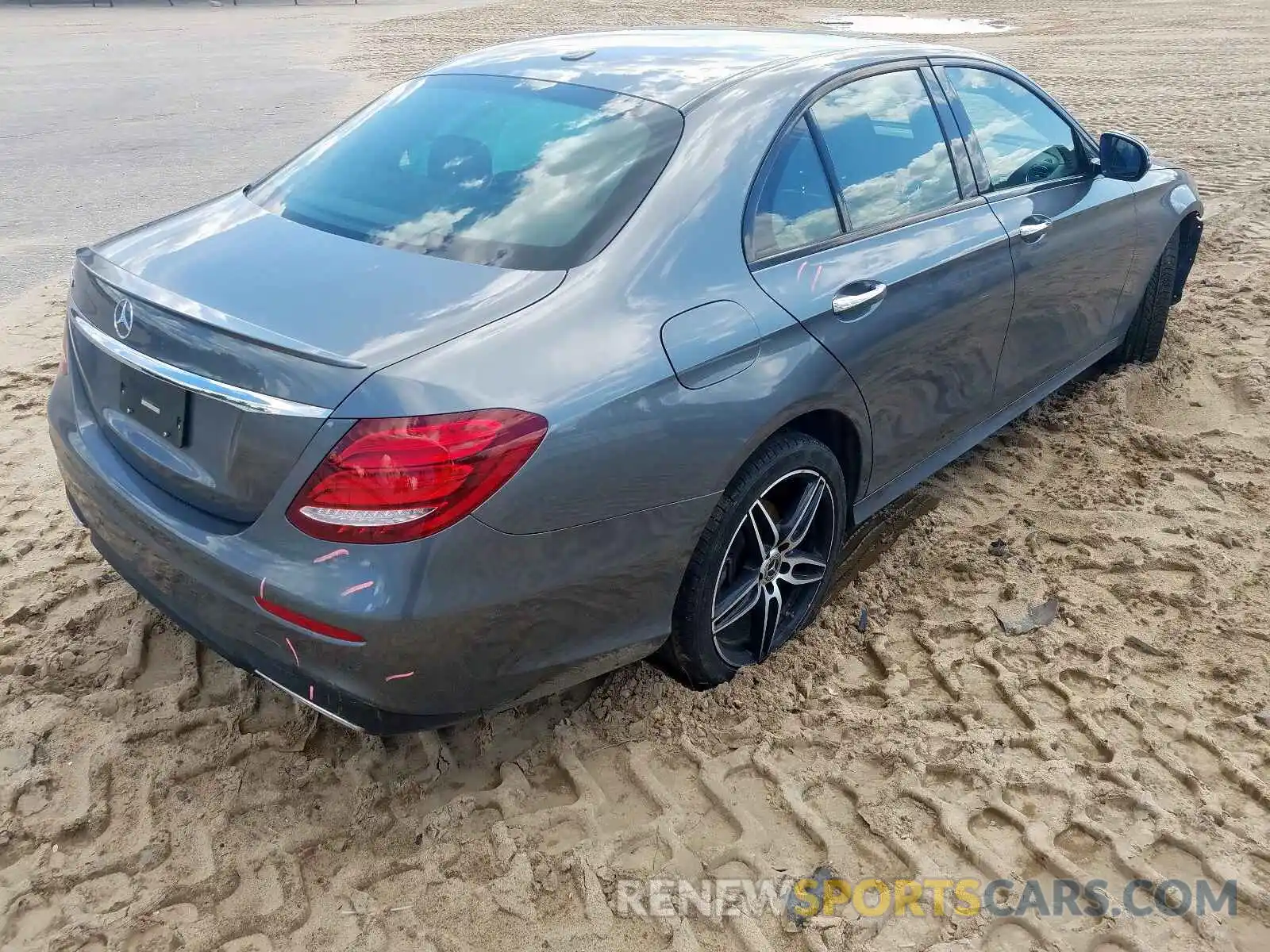 4 Фотография поврежденного автомобиля WDDZF4JB7KA585577 MERCEDES-BENZ E CLASS 2019