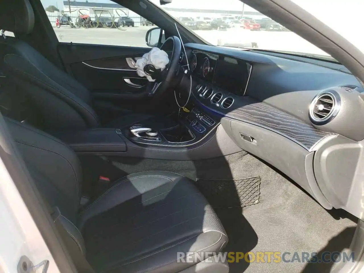 5 Photograph of a damaged car WDDZF4JB7KA610901 MERCEDES-BENZ E-CLASS 2019