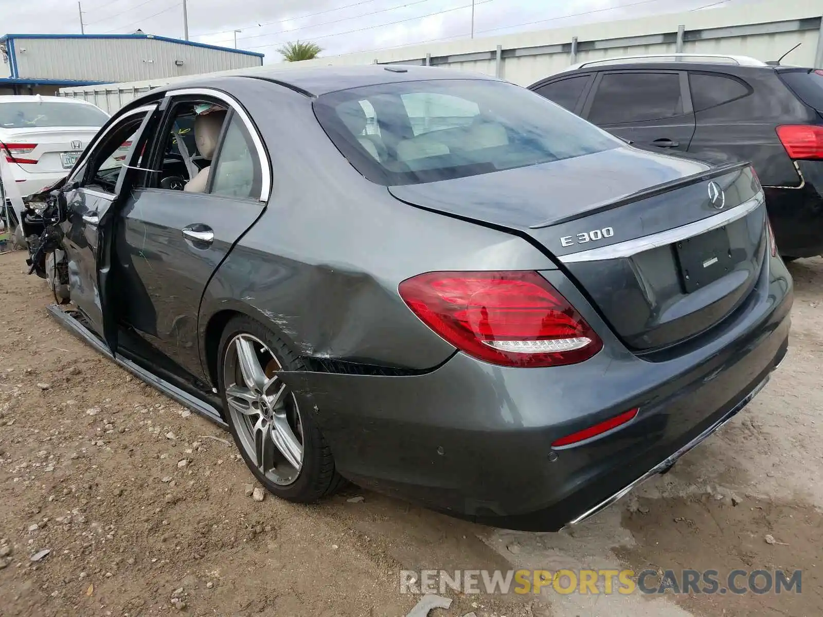 3 Photograph of a damaged car WDDZF4JB7KA613748 MERCEDES-BENZ E CLASS 2019