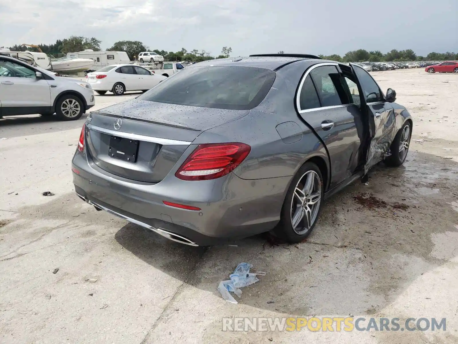 4 Photograph of a damaged car WDDZF4JB7KA635944 MERCEDES-BENZ E-CLASS 2019