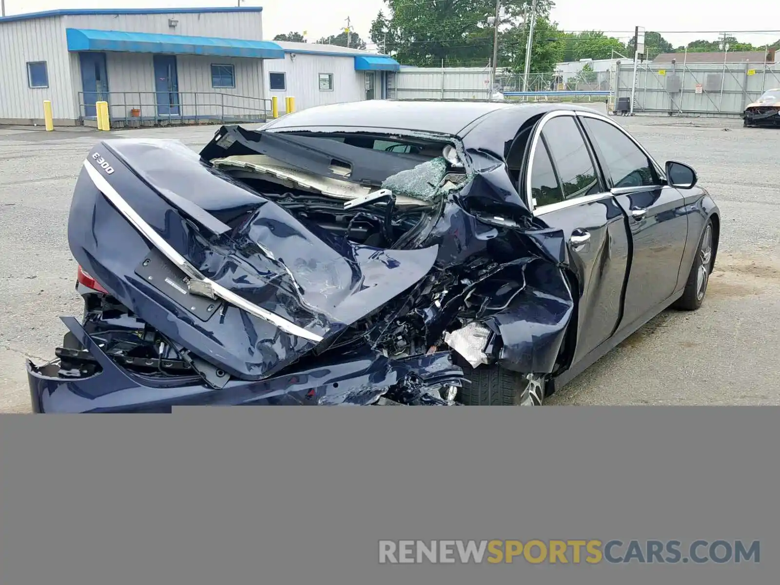 4 Photograph of a damaged car WDDZF4JB8KA514176 MERCEDES-BENZ E CLASS 2019