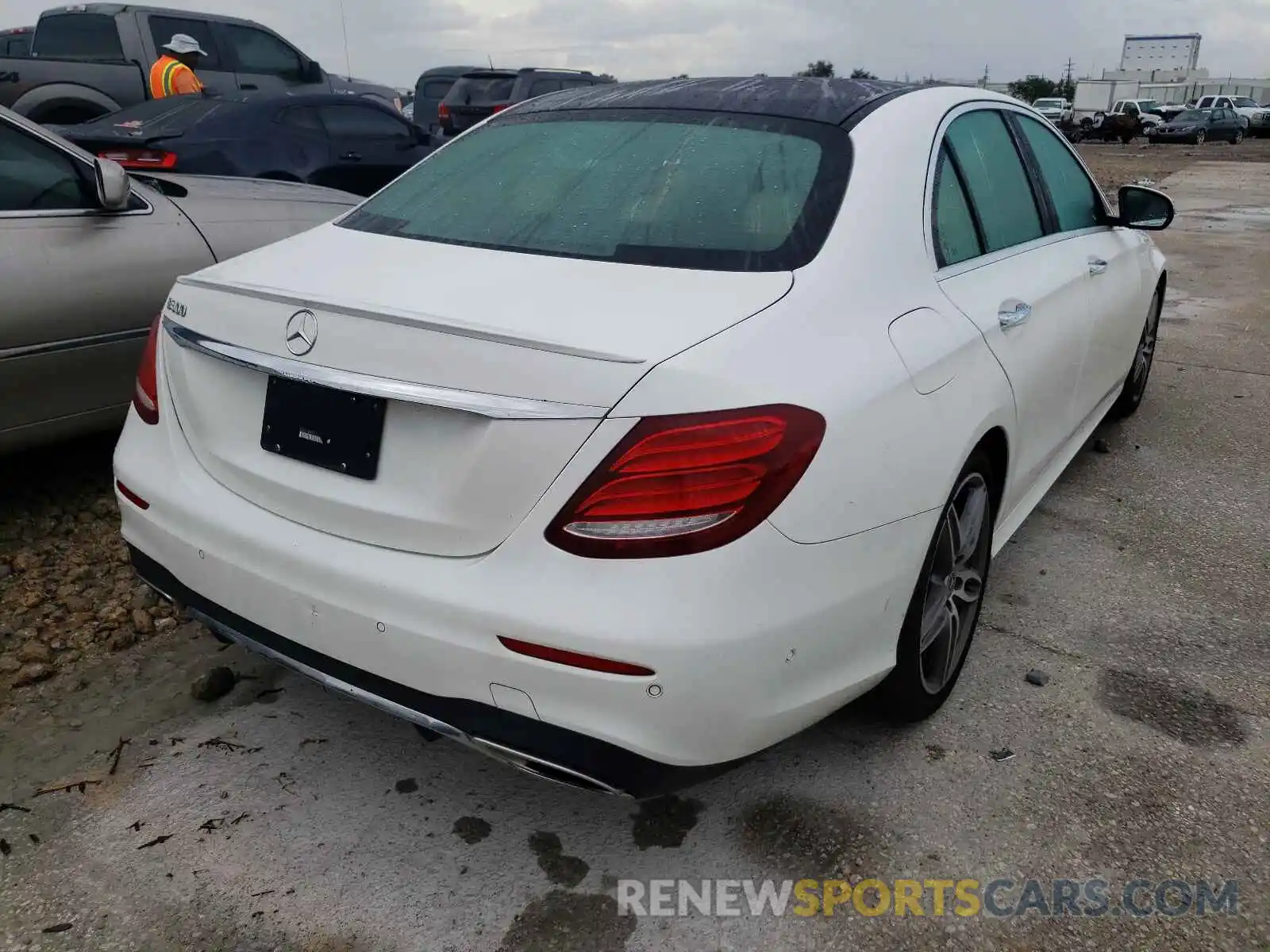 4 Photograph of a damaged car WDDZF4JB8KA519524 MERCEDES-BENZ E-CLASS 2019