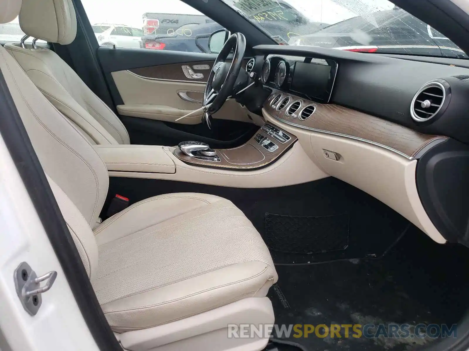 5 Photograph of a damaged car WDDZF4JB8KA519524 MERCEDES-BENZ E-CLASS 2019