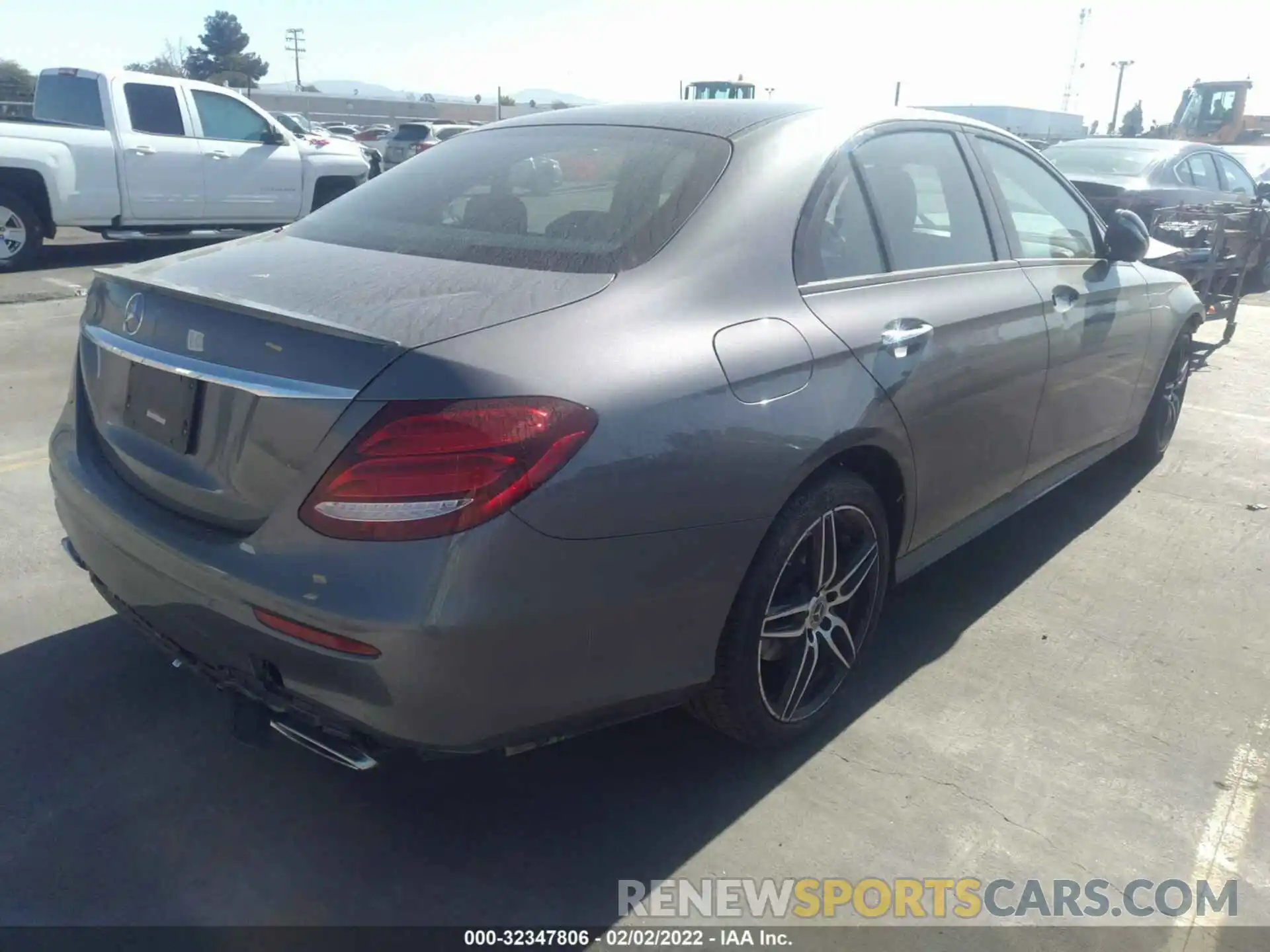 4 Photograph of a damaged car WDDZF4JB8KA542561 MERCEDES-BENZ E-CLASS 2019