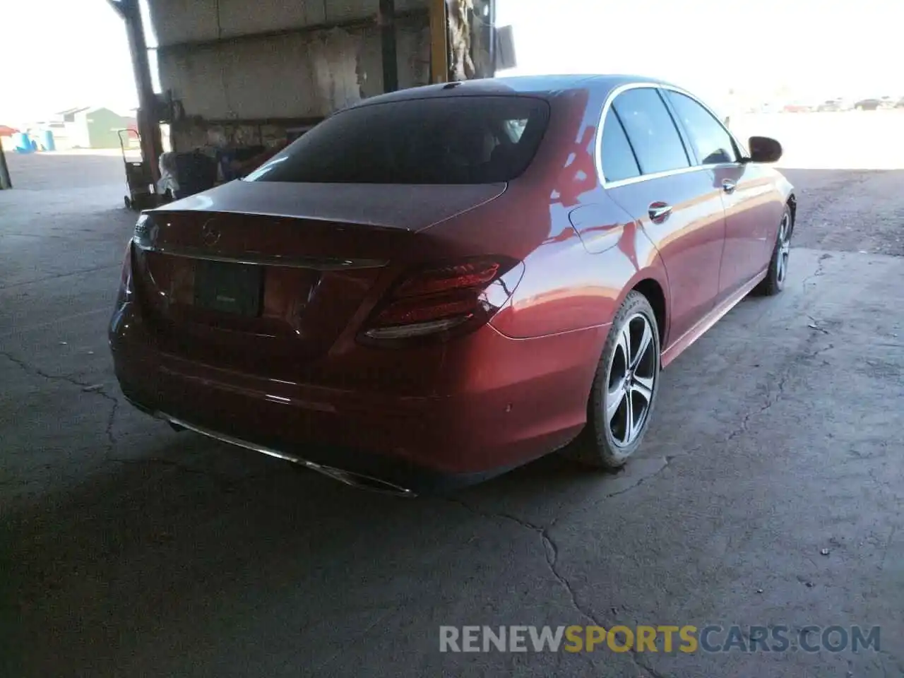 4 Photograph of a damaged car WDDZF4JB8KA549297 MERCEDES-BENZ E-CLASS 2019