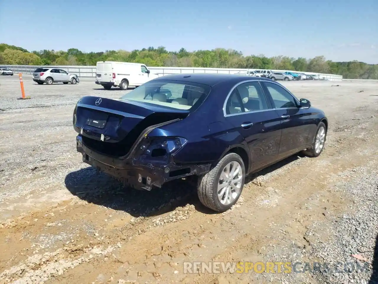 4 Photograph of a damaged car WDDZF4JB8KA588956 MERCEDES-BENZ E-CLASS 2019