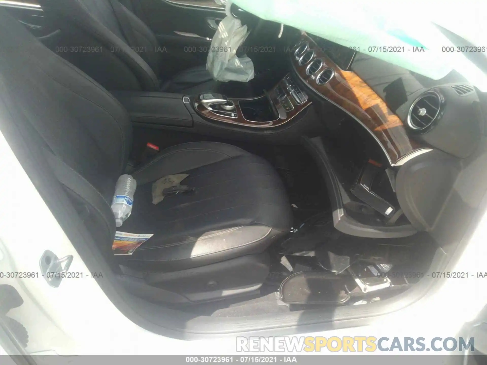 5 Photograph of a damaged car WDDZF4JB8KA593493 MERCEDES-BENZ E-CLASS 2019