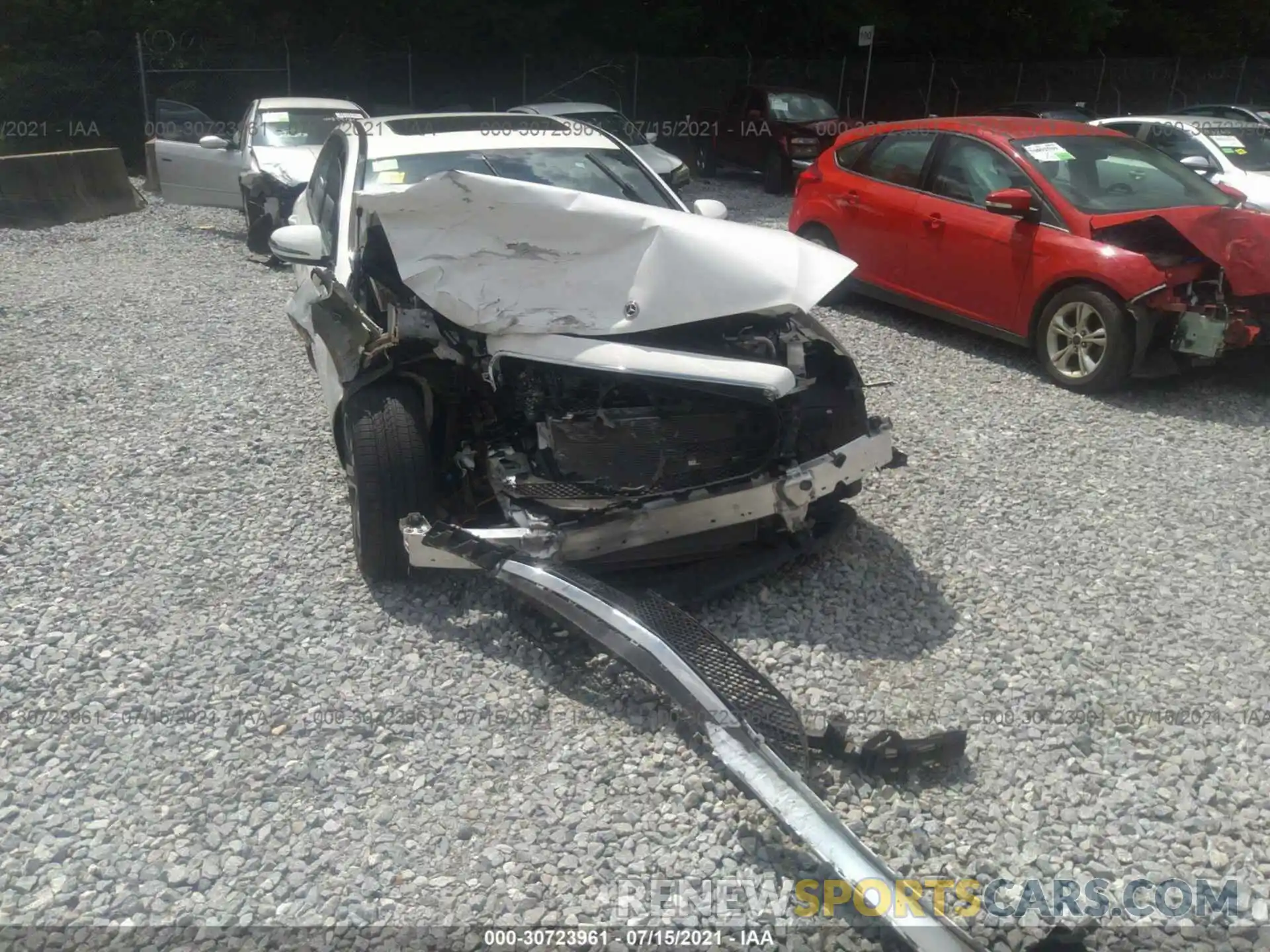 6 Photograph of a damaged car WDDZF4JB8KA593493 MERCEDES-BENZ E-CLASS 2019