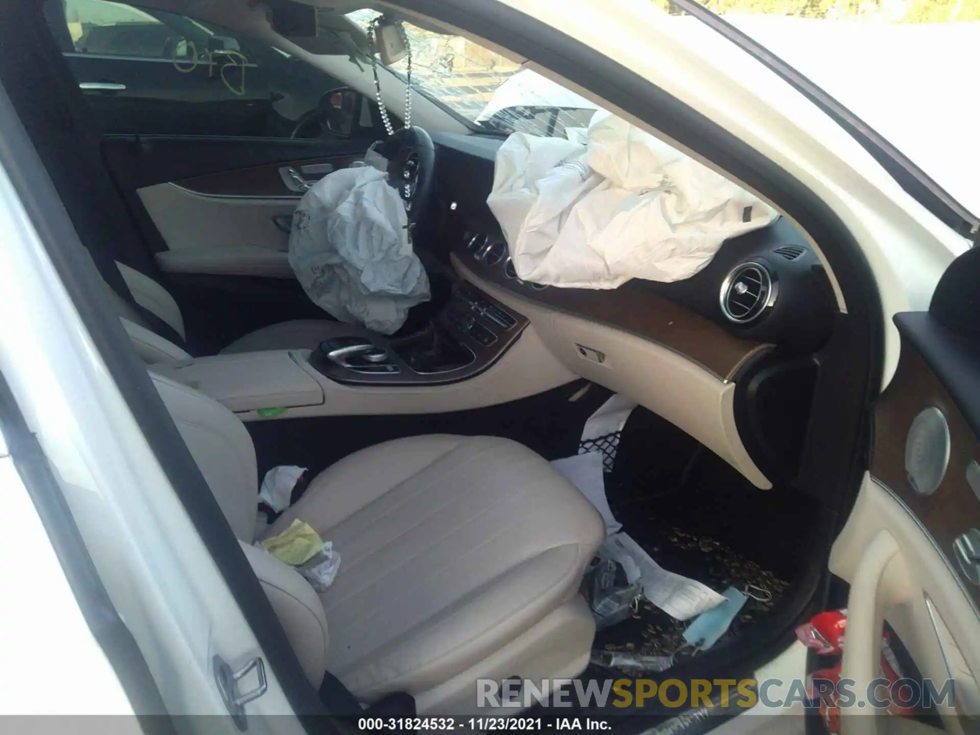 5 Photograph of a damaged car WDDZF4JB8KA603648 MERCEDES-BENZ E-CLASS 2019