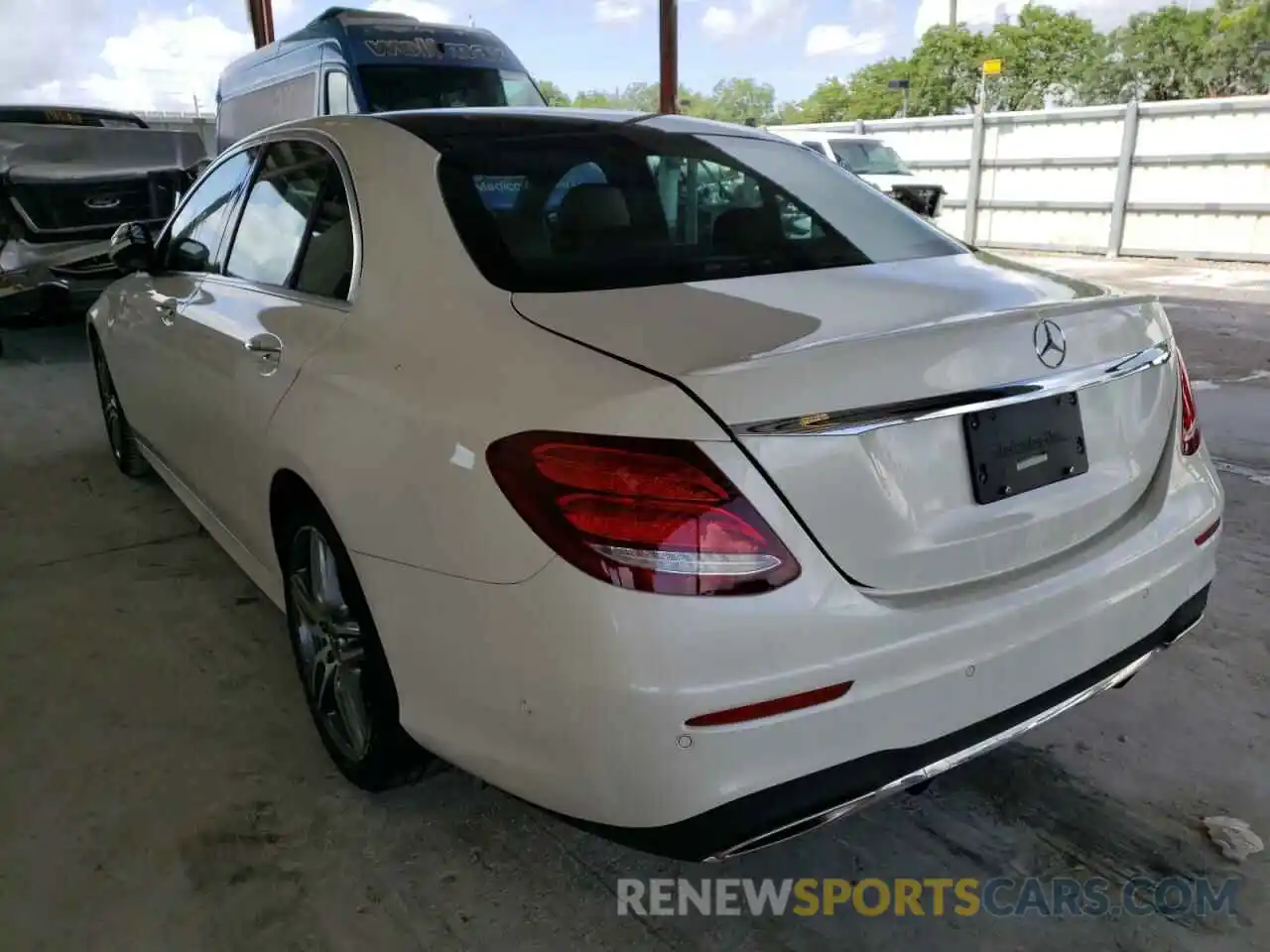 3 Photograph of a damaged car WDDZF4JB8KA627688 MERCEDES-BENZ E-CLASS 2019