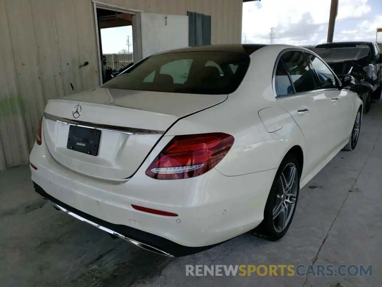 4 Photograph of a damaged car WDDZF4JB8KA627688 MERCEDES-BENZ E-CLASS 2019