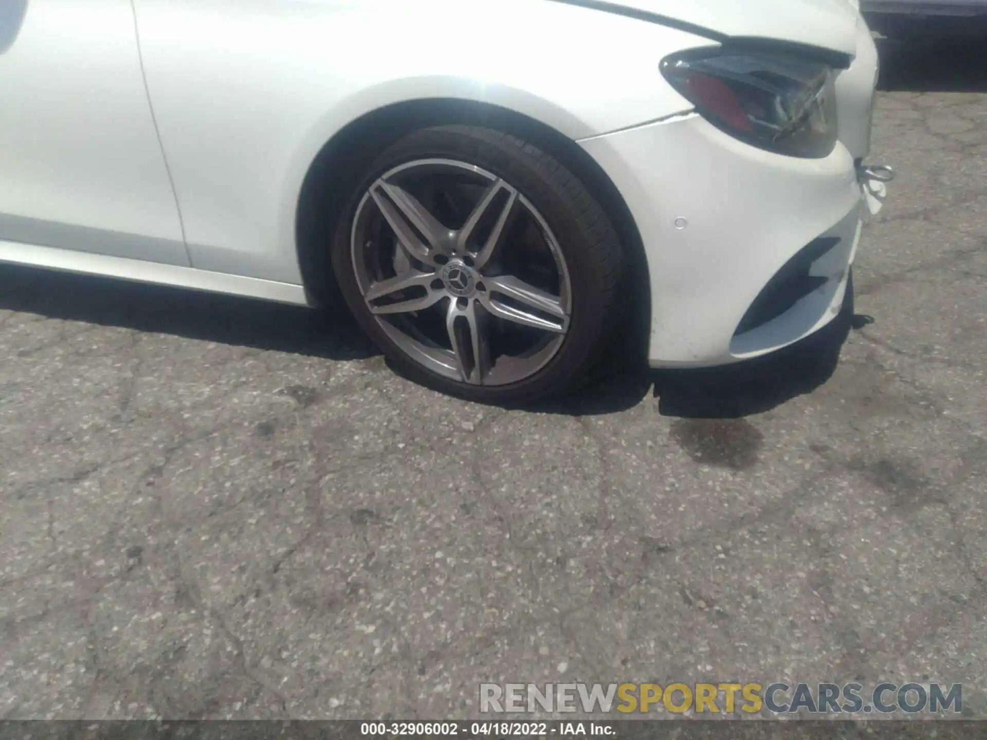 13 Photograph of a damaged car WDDZF4JB8KA631630 MERCEDES-BENZ E-CLASS 2019