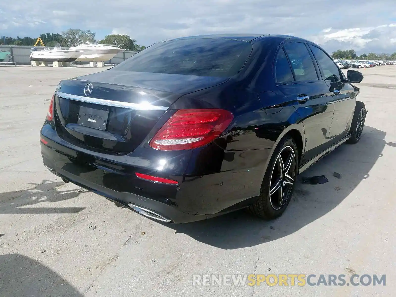 4 Photograph of a damaged car WDDZF4JB9KA517507 MERCEDES-BENZ E CLASS 2019